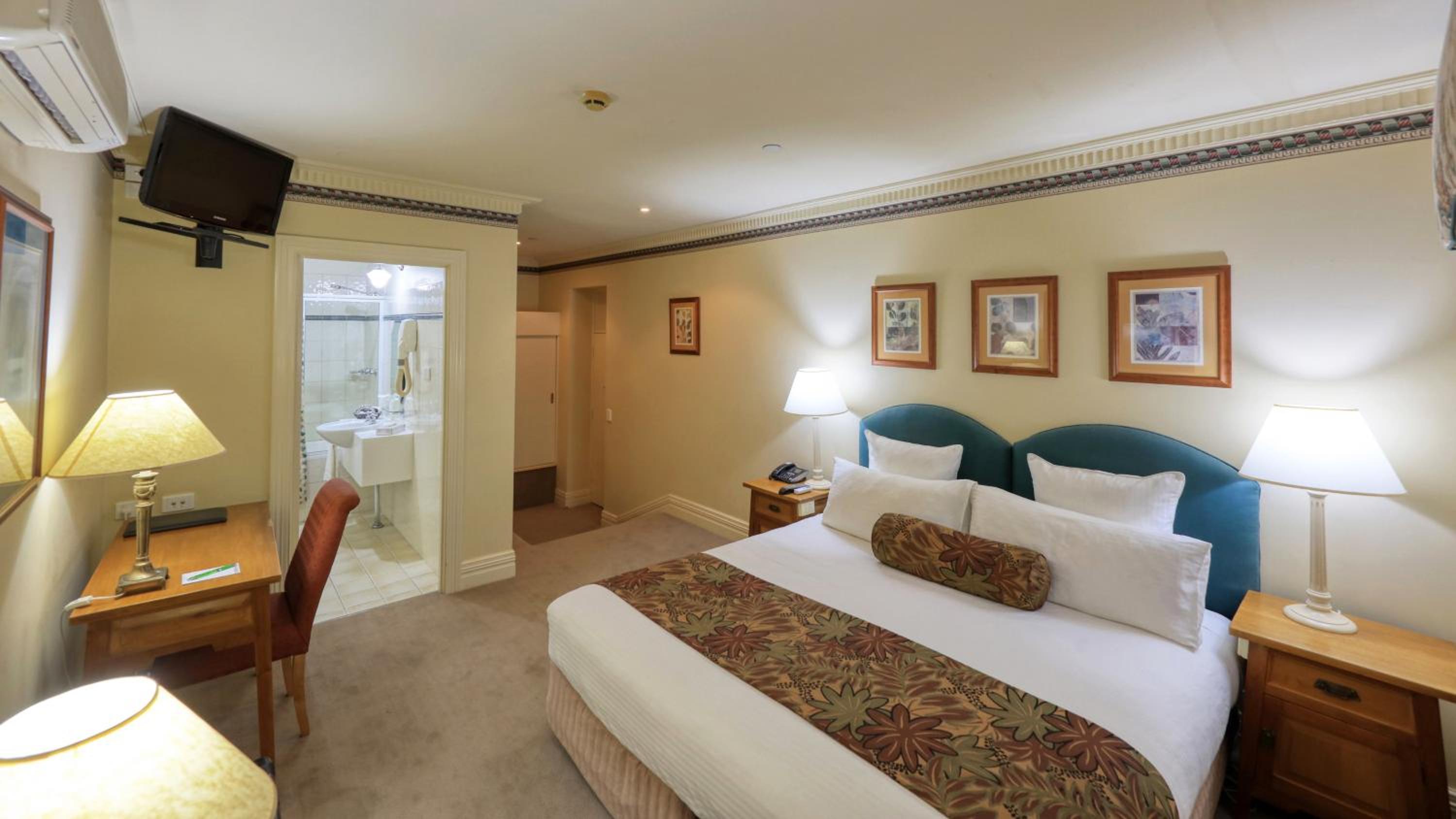 Deluxe Double or Twin Room - Photo 3