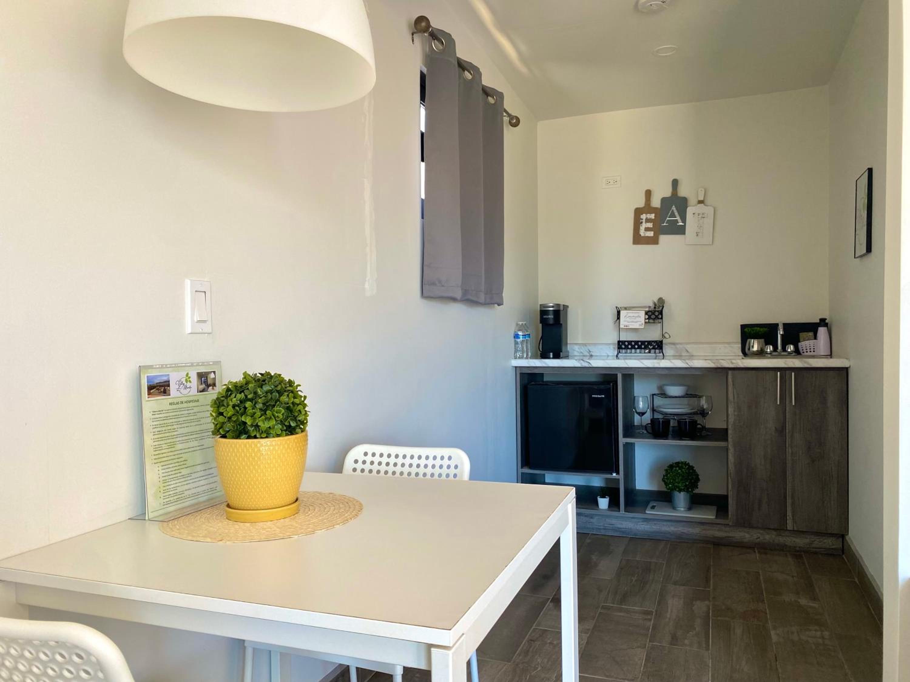 One-Bedroom House - Photo 6