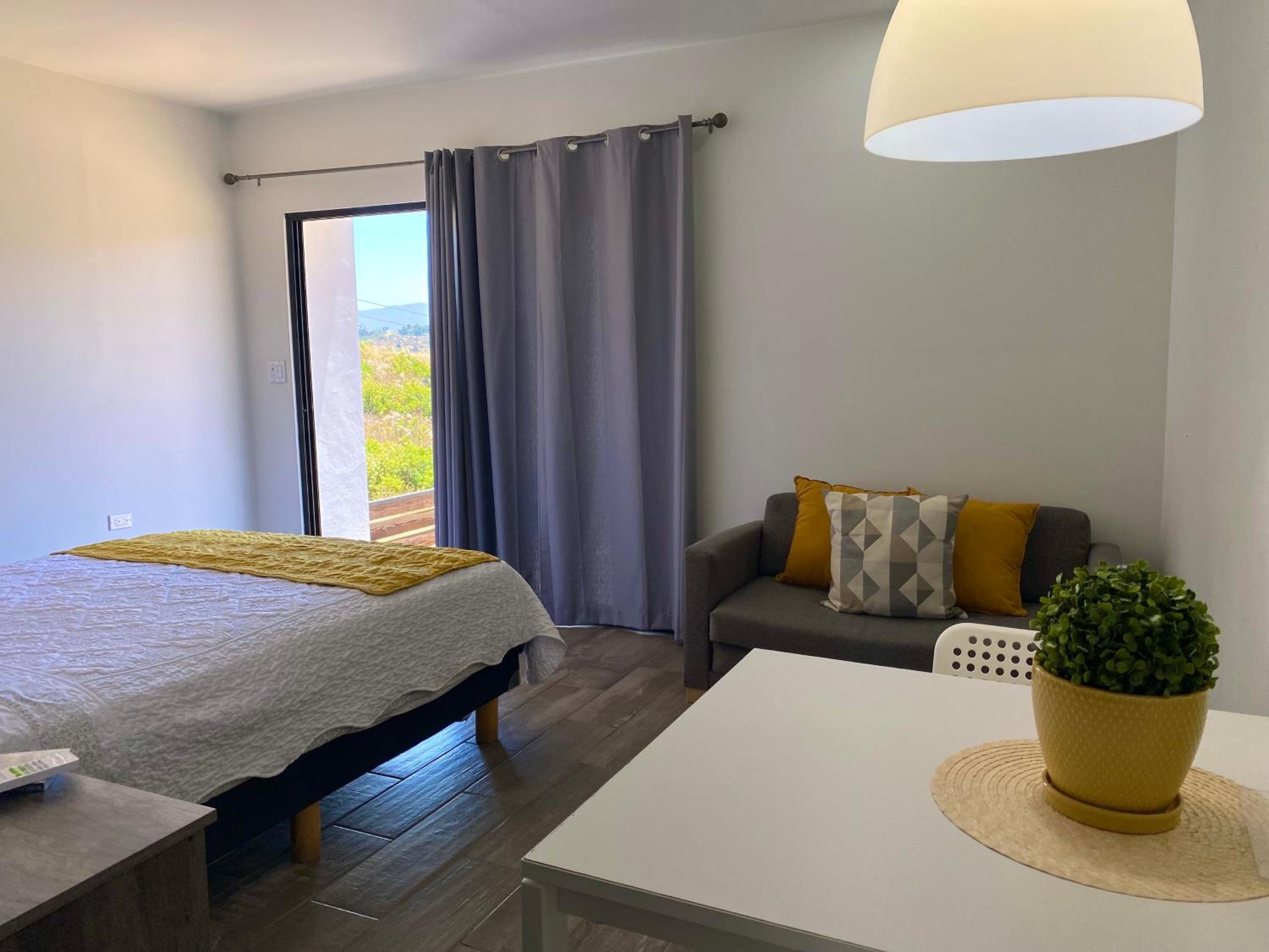 One-Bedroom House - Photo 3