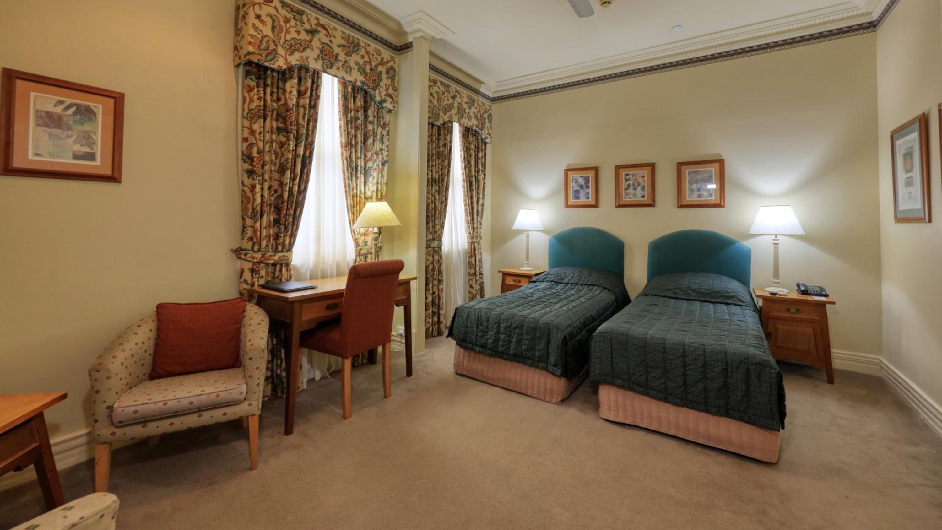 Deluxe Double or Twin Room - Photo 12