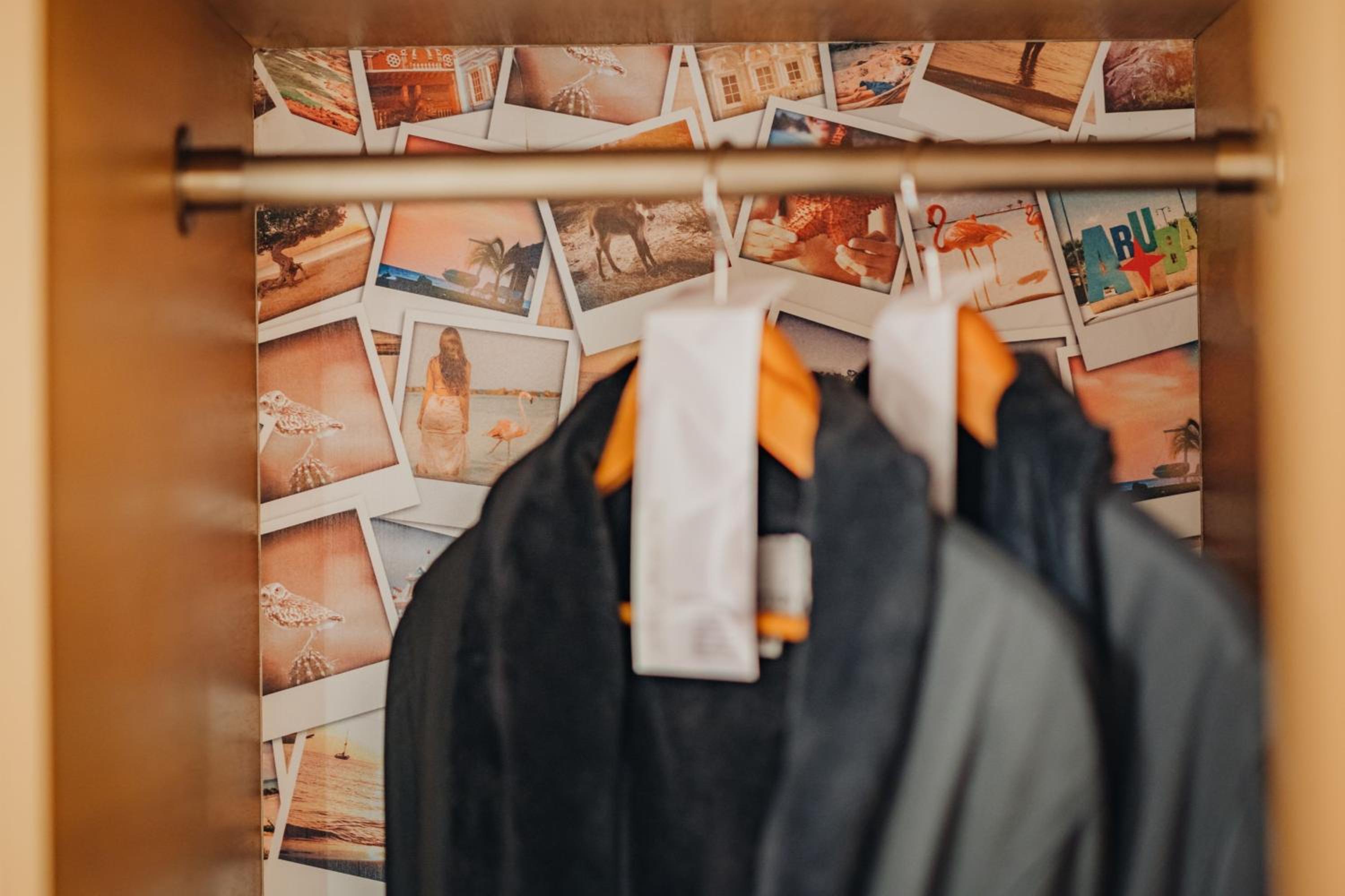 Island Suite With King Bed And Sofa