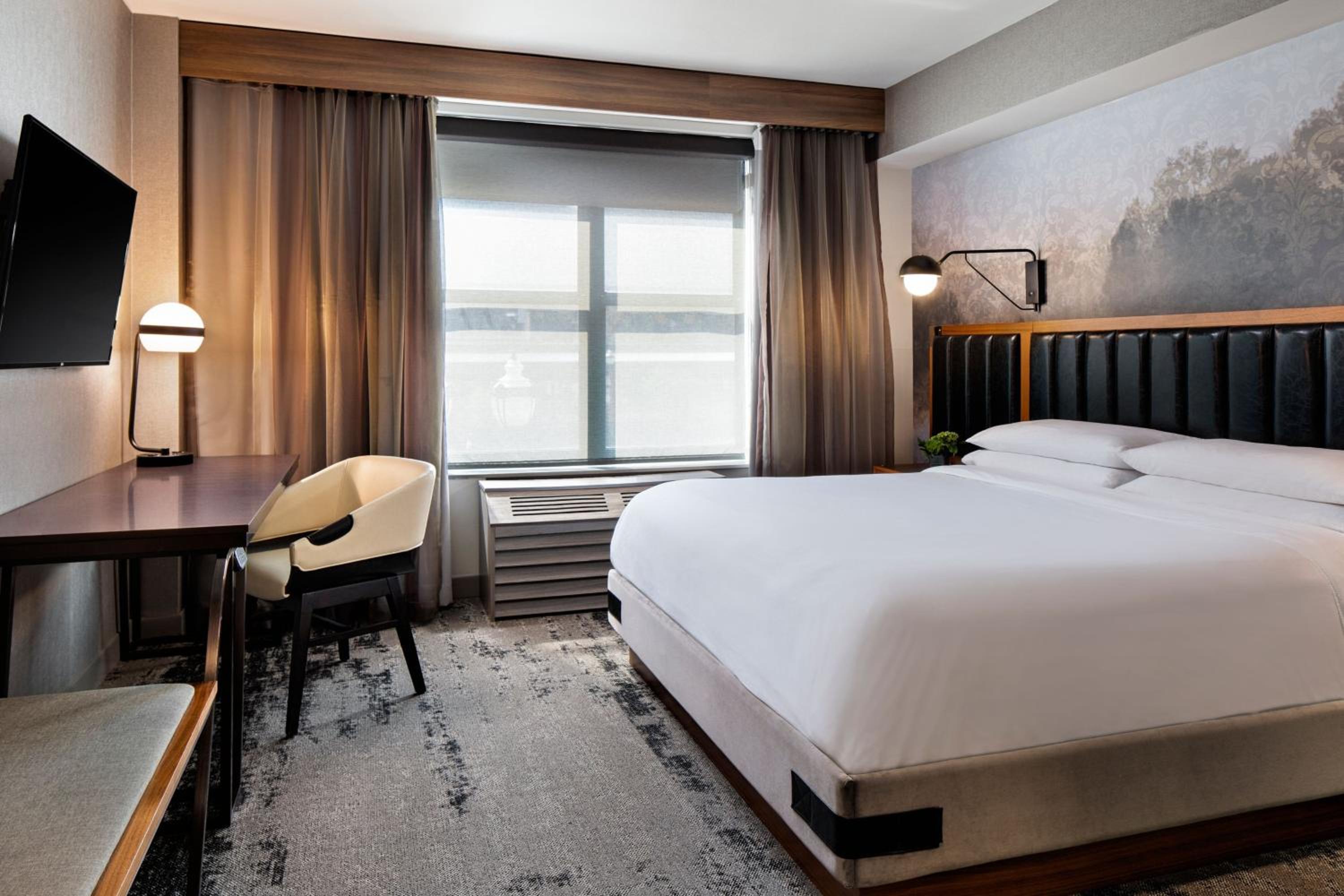 King Suite - Photo 2