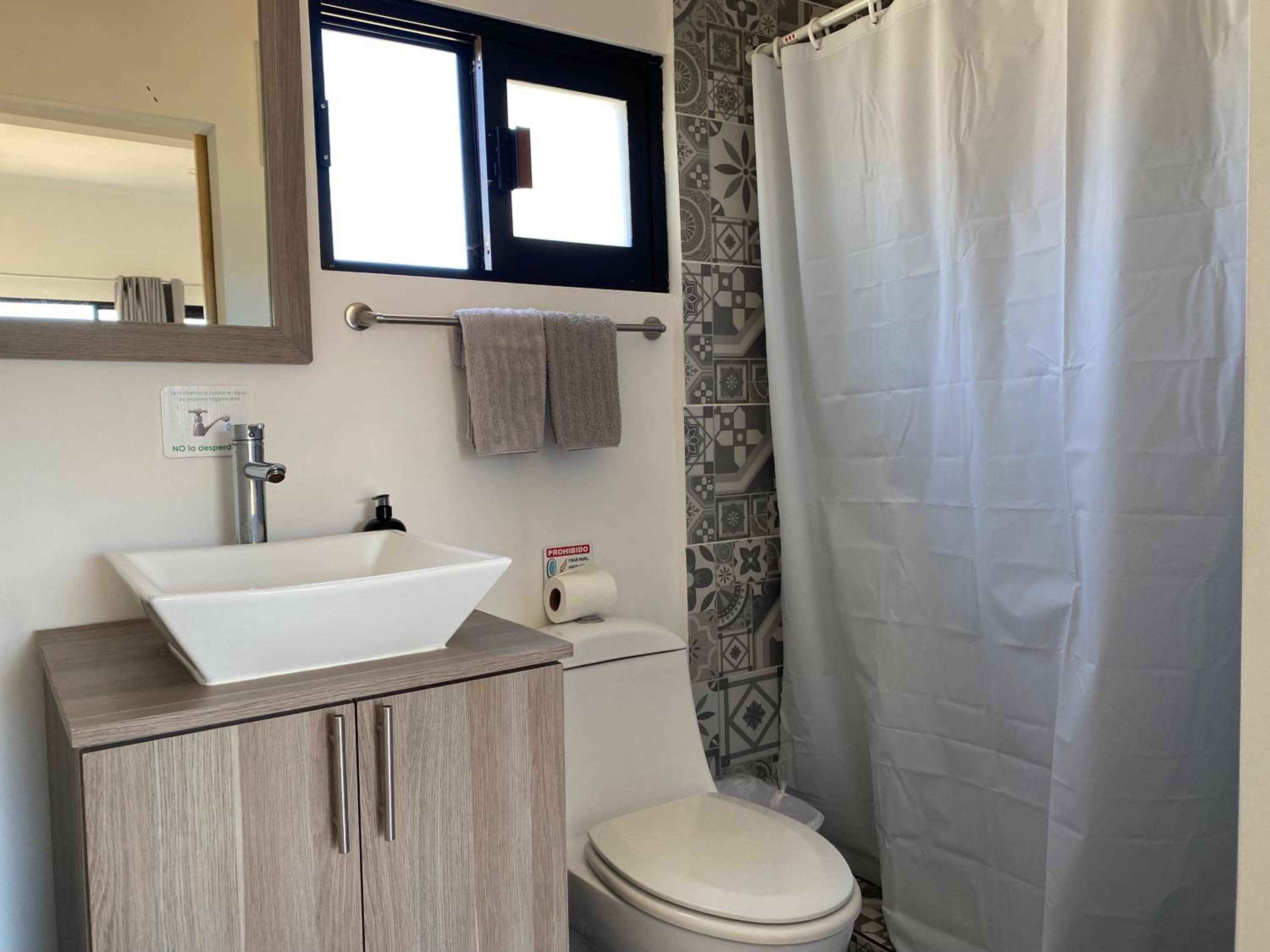 Two-Bedroom House - Photo 9