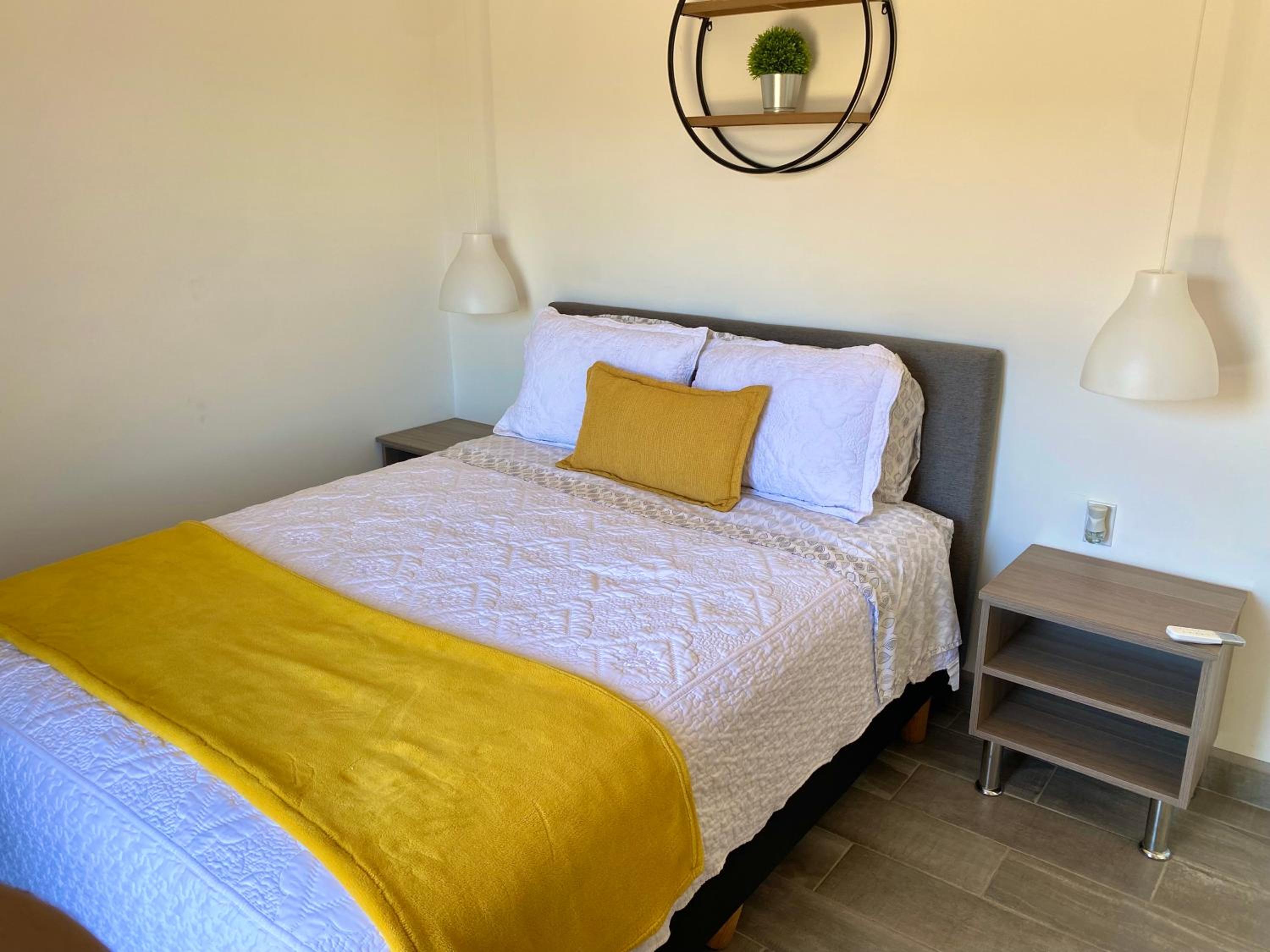 Two-Bedroom House - Photo 14