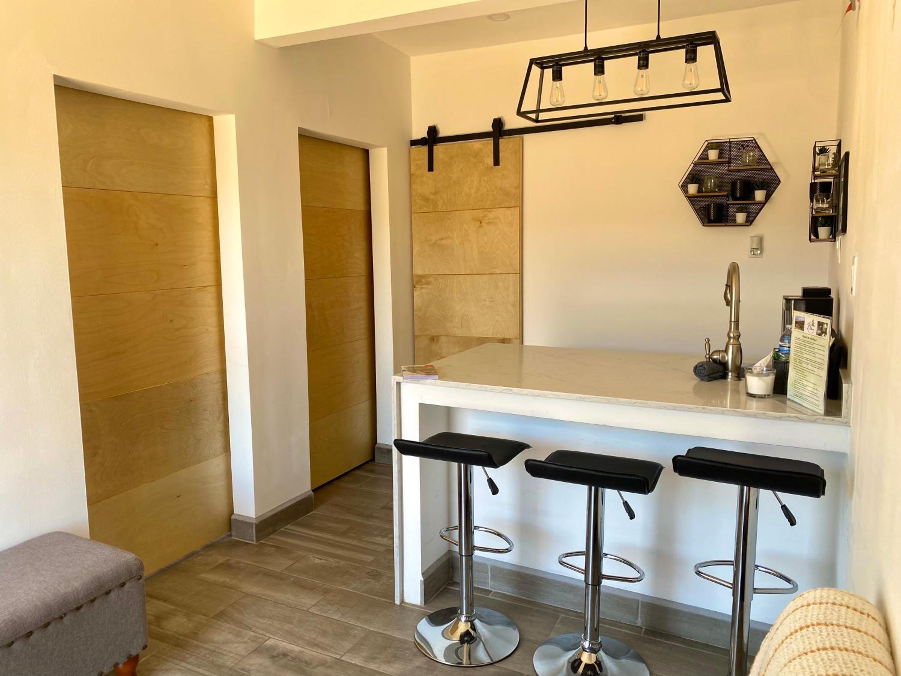 Two-Bedroom House - Photo 10