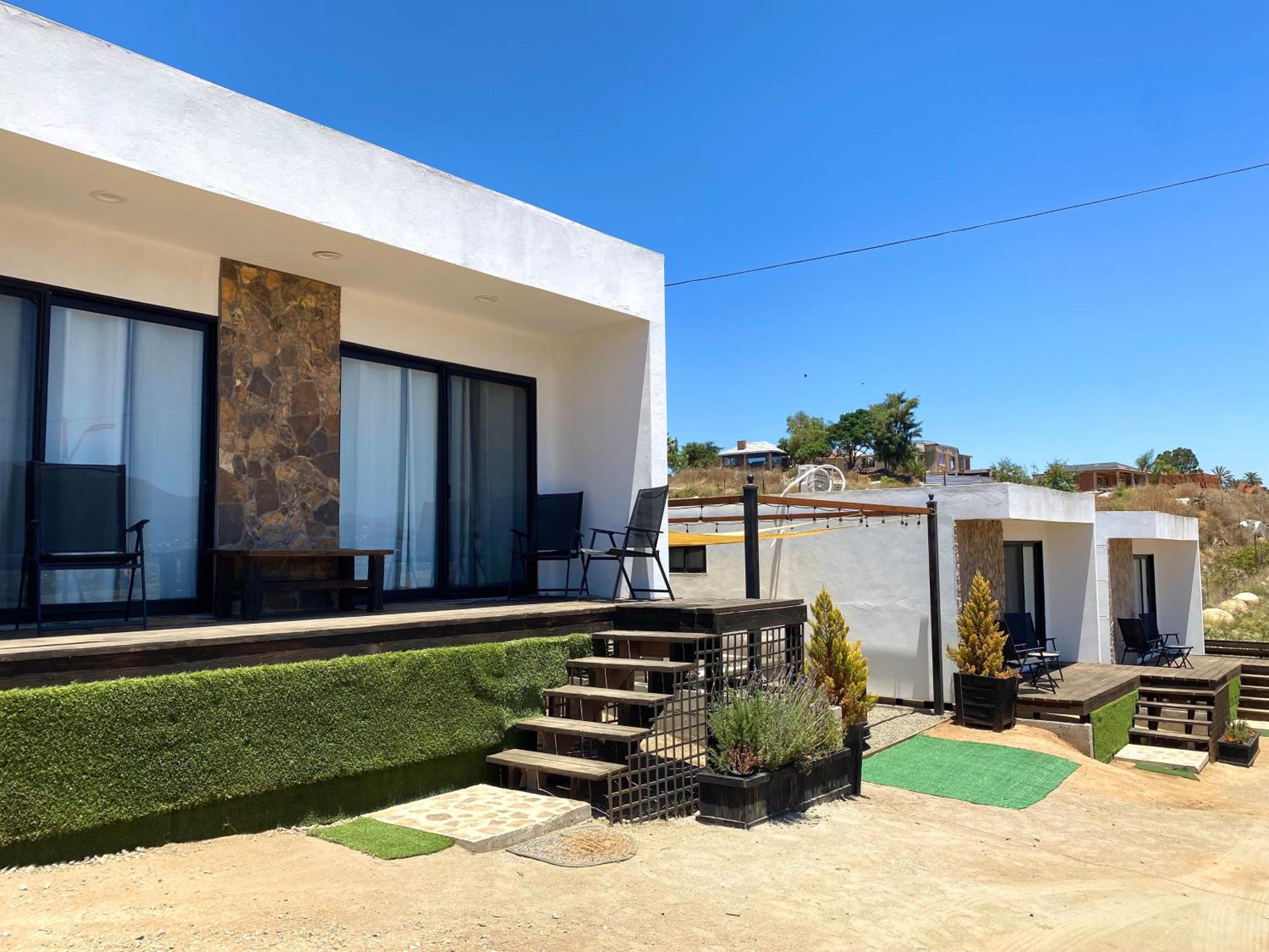 Two-Bedroom House - Photo 2