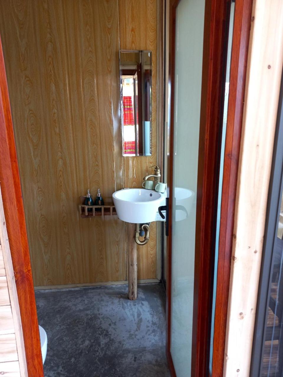 Deluxe Bungalow photo 3