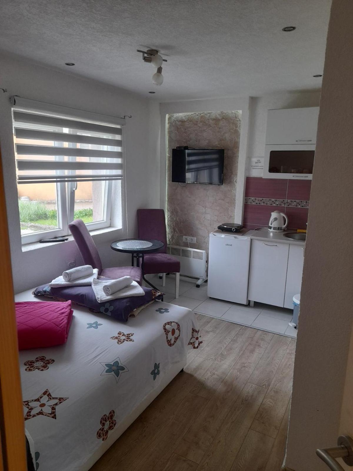 Classic Double Room with Shower