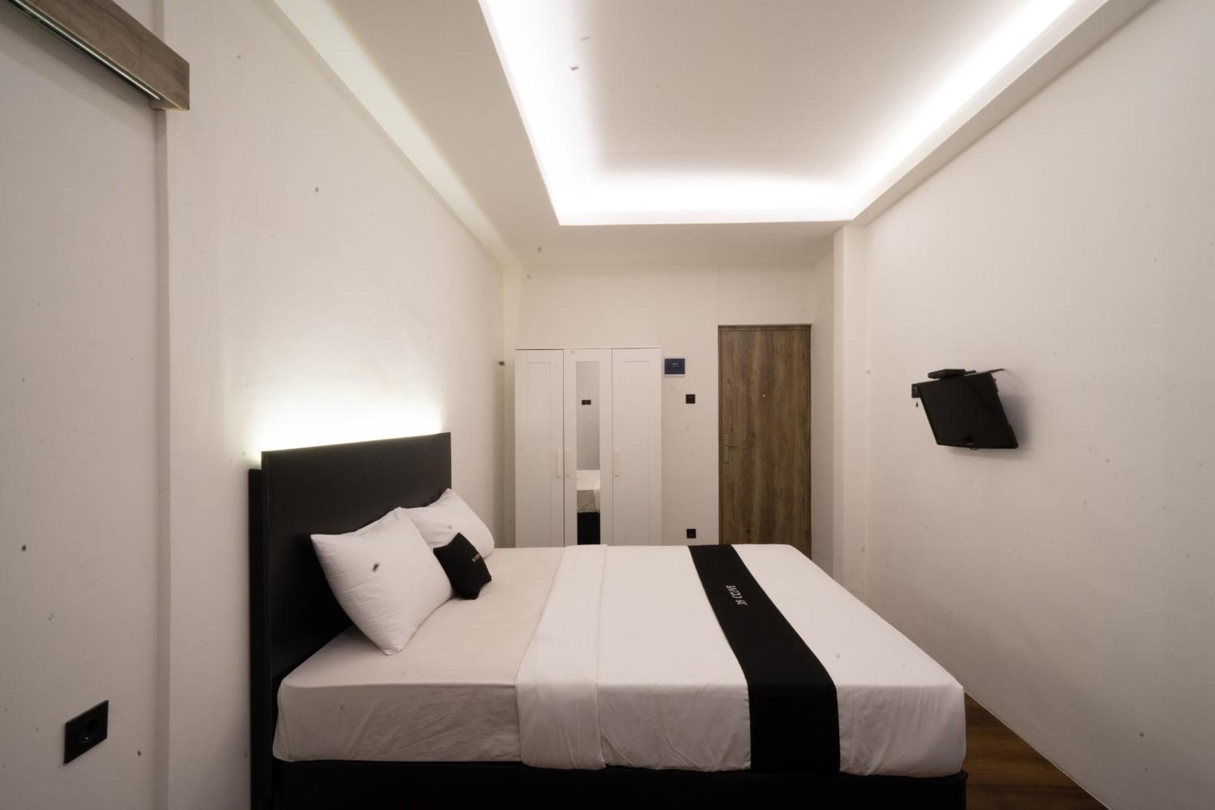 Deluxe Room - Photo 1