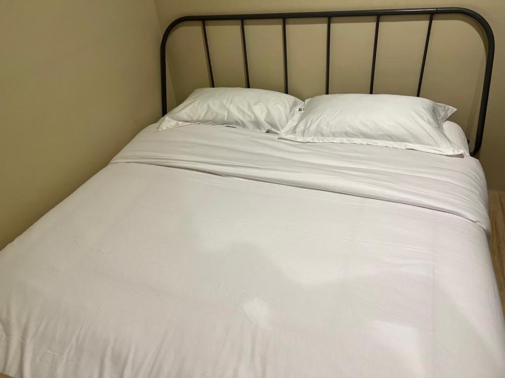 Standard King Room - Photo 6