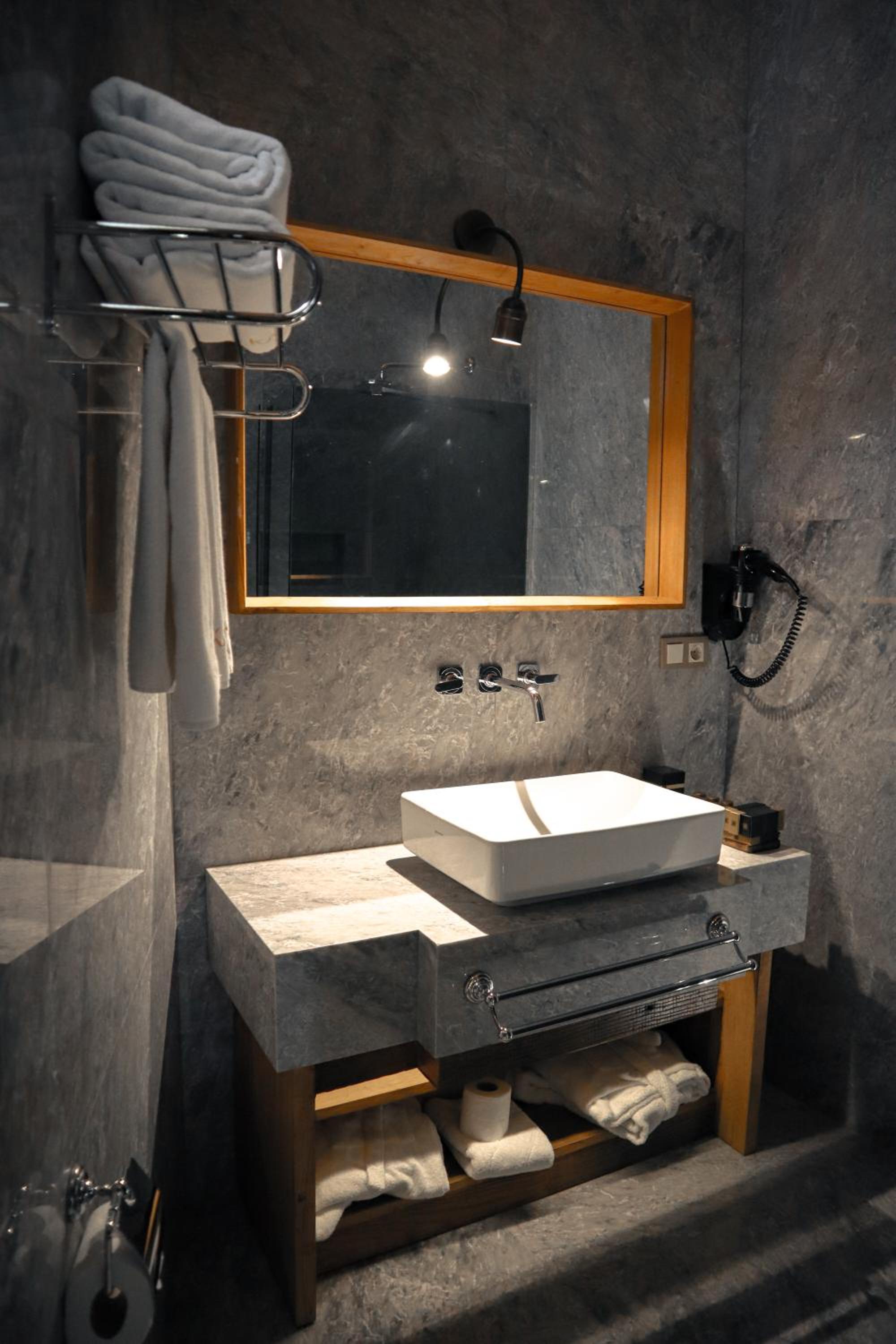 Duplex Suite - Photo 8