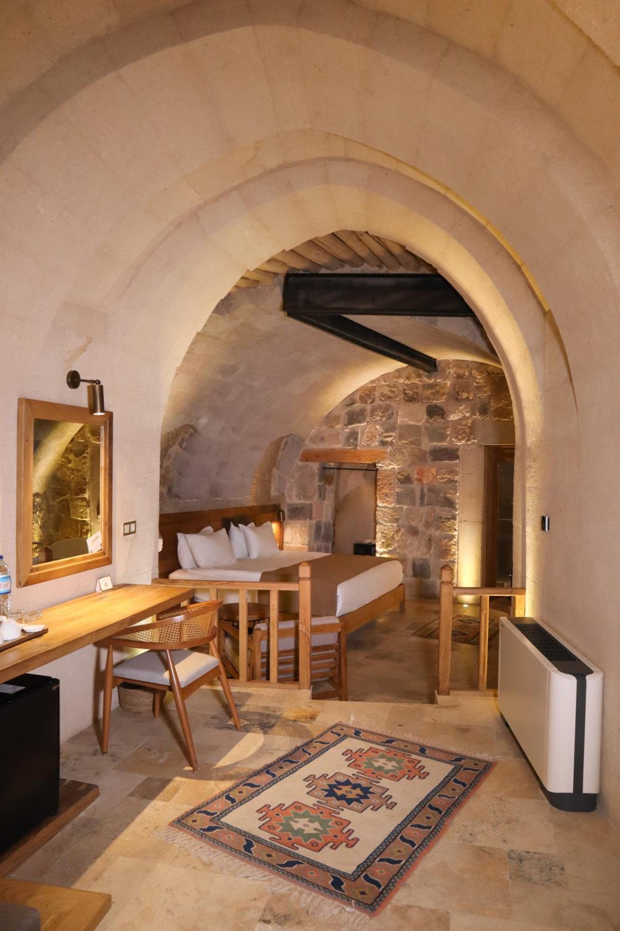 Suite Room - Photo 1