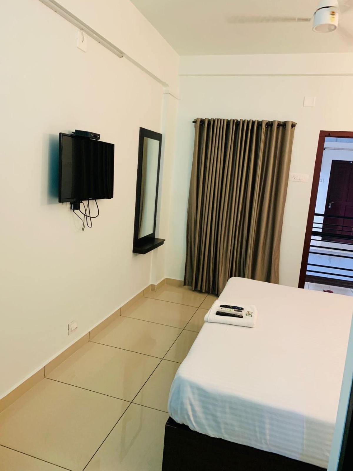 Deluxe Room - Photo 3