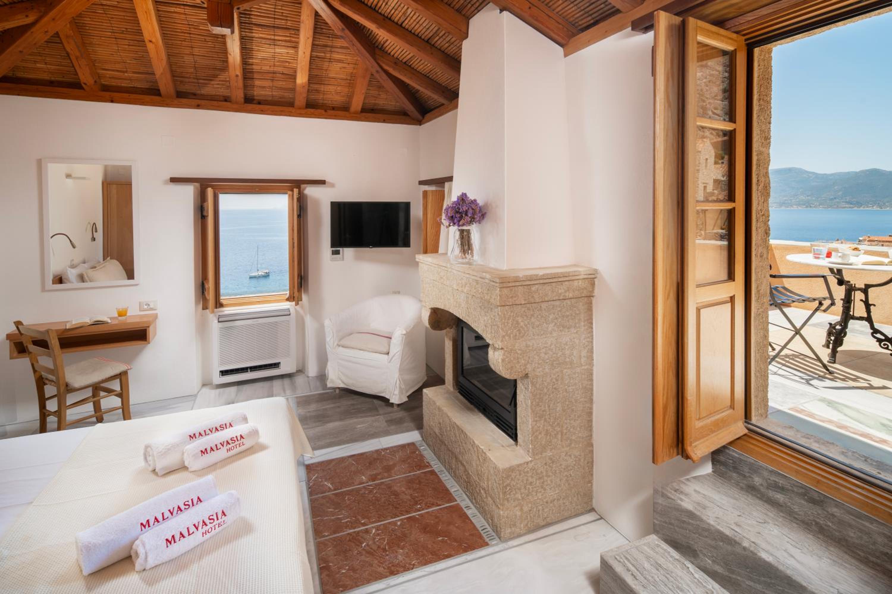 Superior Suite with Sea View photo 3
