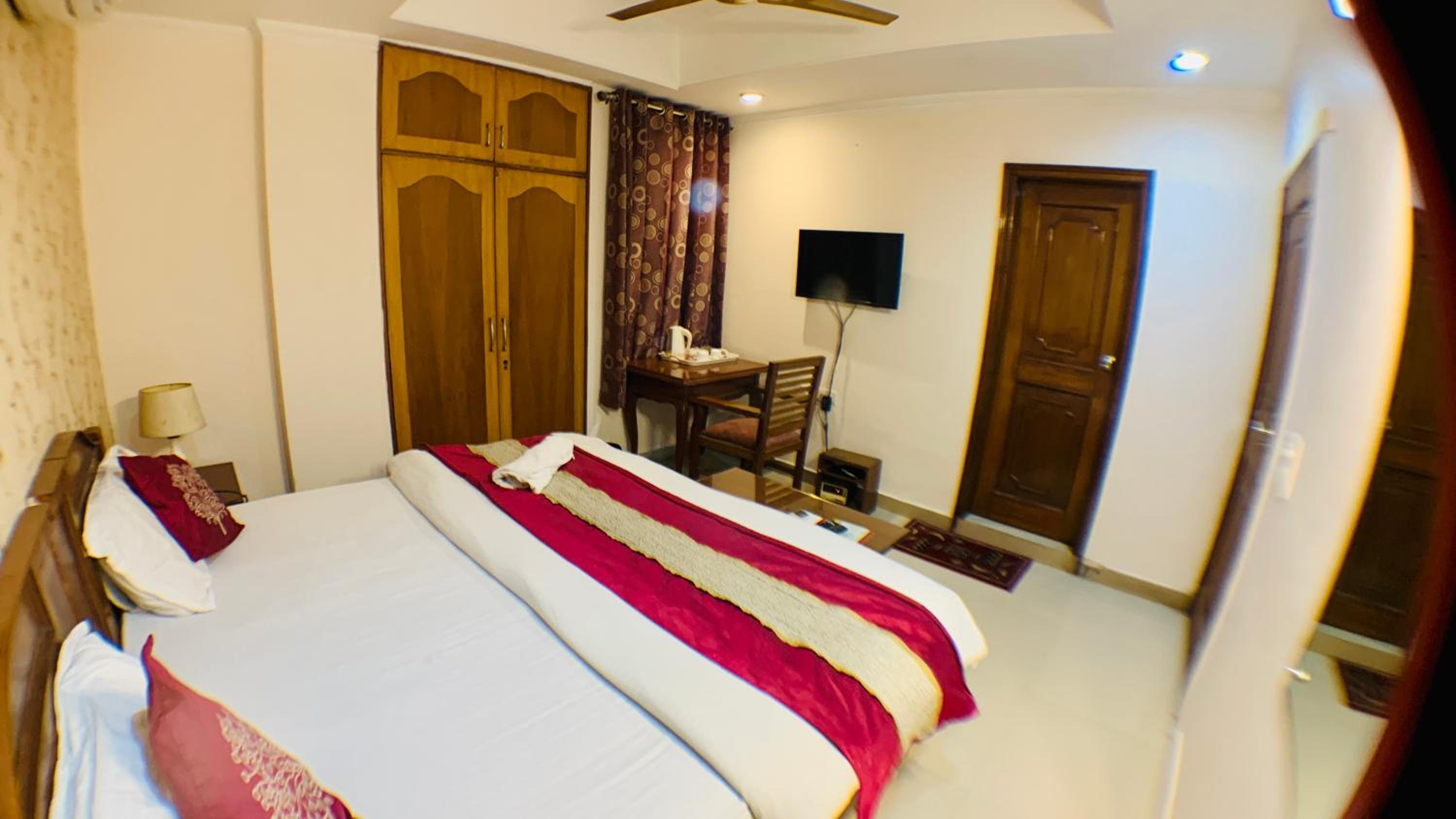 Deluxe Double or Twin Room