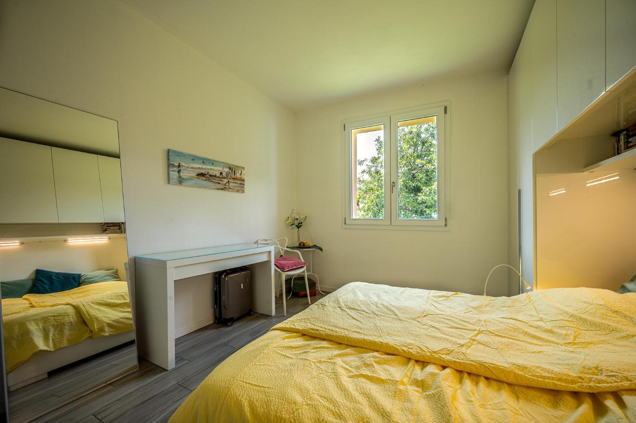 Apartment with Lake View