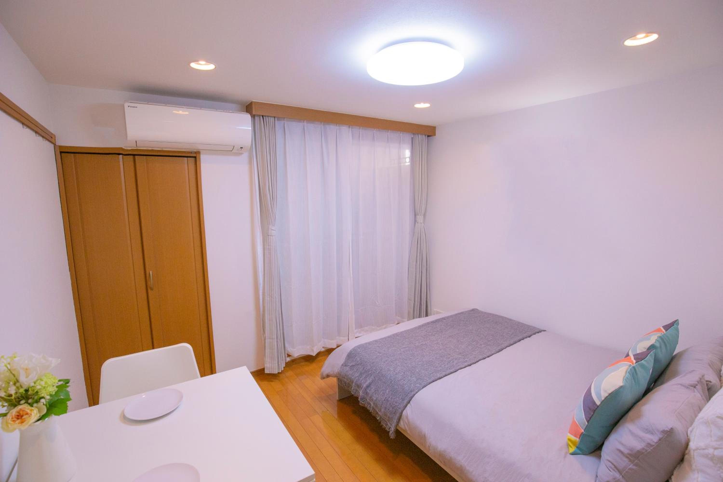 One-Bedroom Apartment photo 1