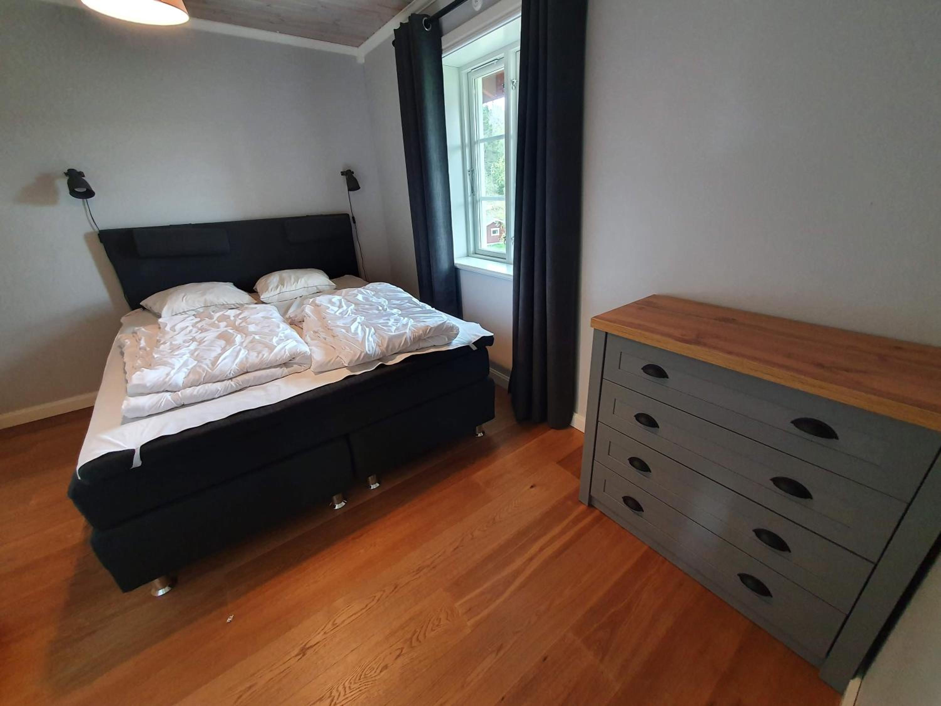 Four-Bedroom House - Photo 26