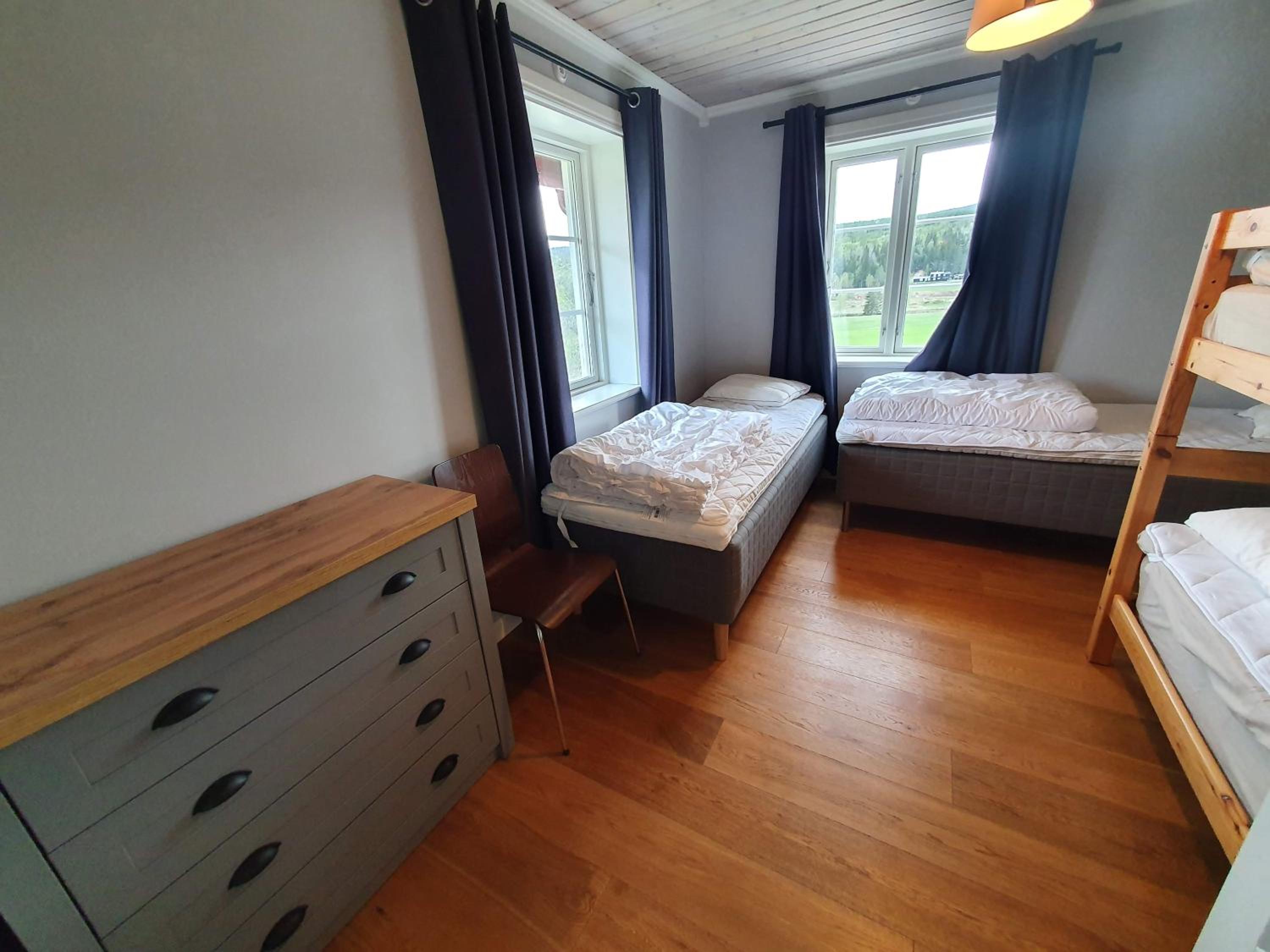 Four-Bedroom House - Photo 27