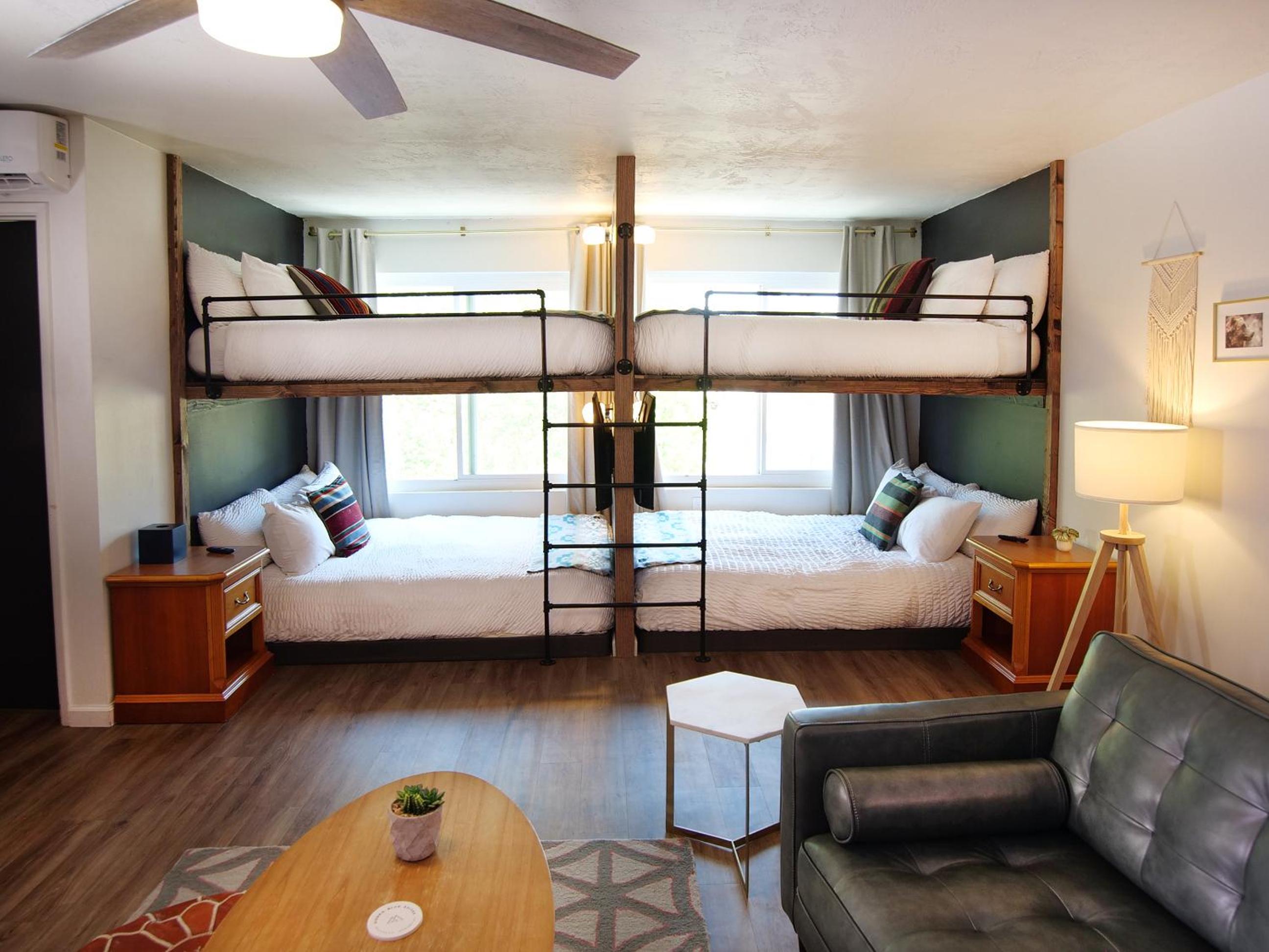 Deluxe Family Suite - Photo 1