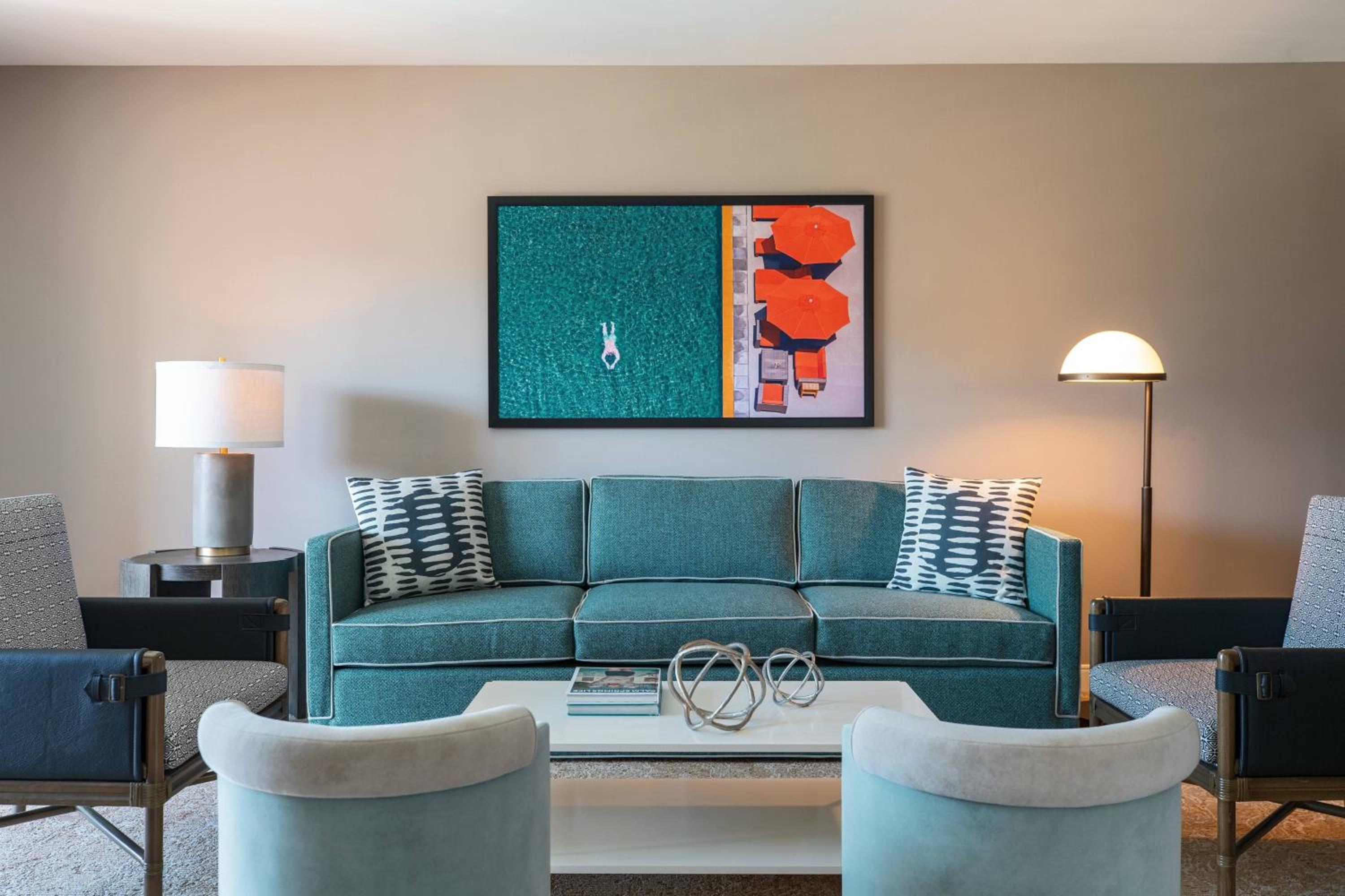 1 Bedroom Executive Suite, 2 Queen, Sofa bed - Photo 3