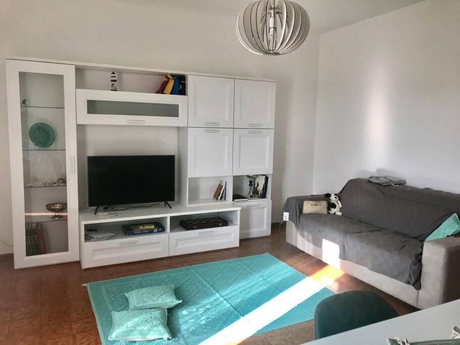 Three-Bedroom Apartment photo 1