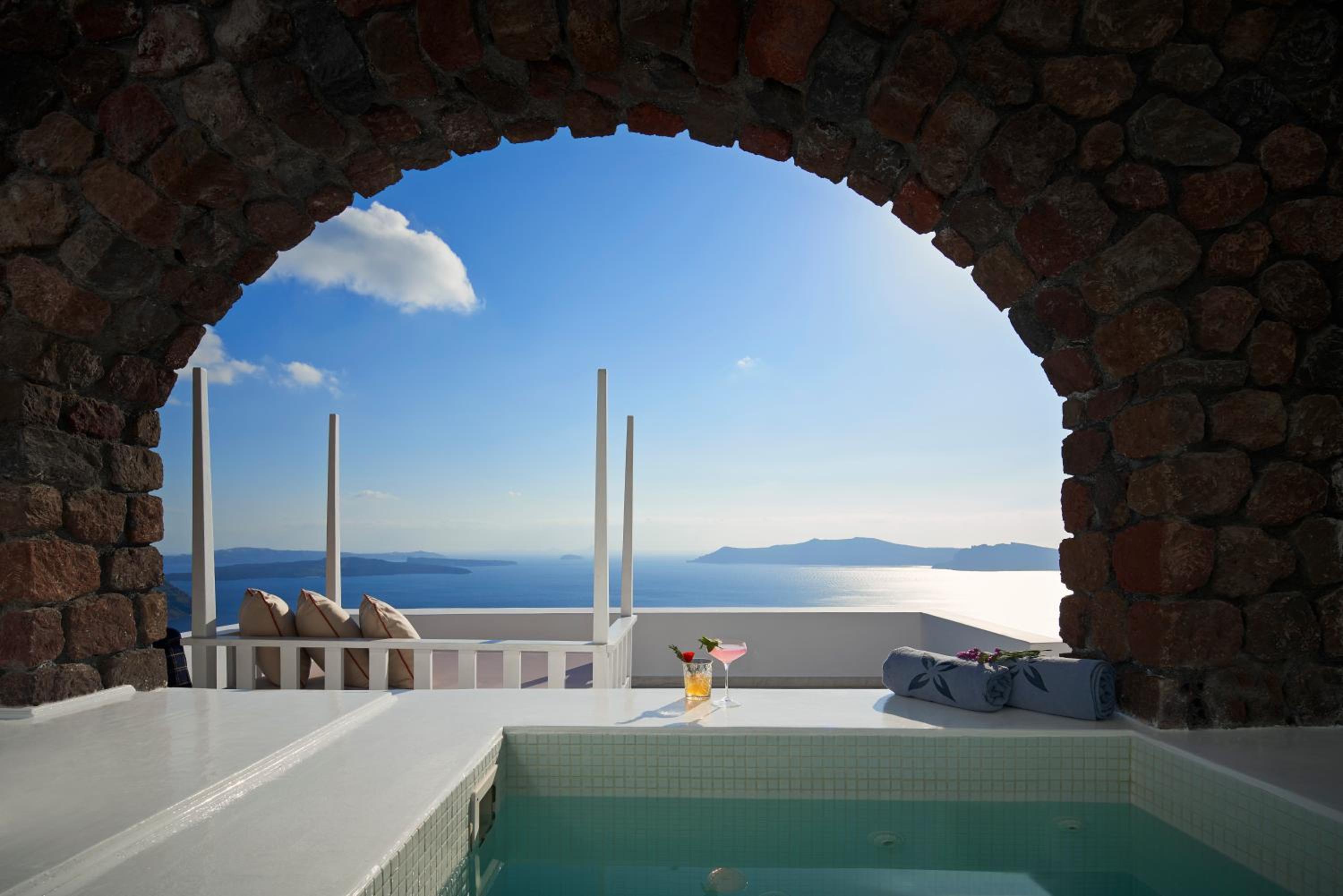 Superior Suite with Sea View and Hot Tub - Photo 2
