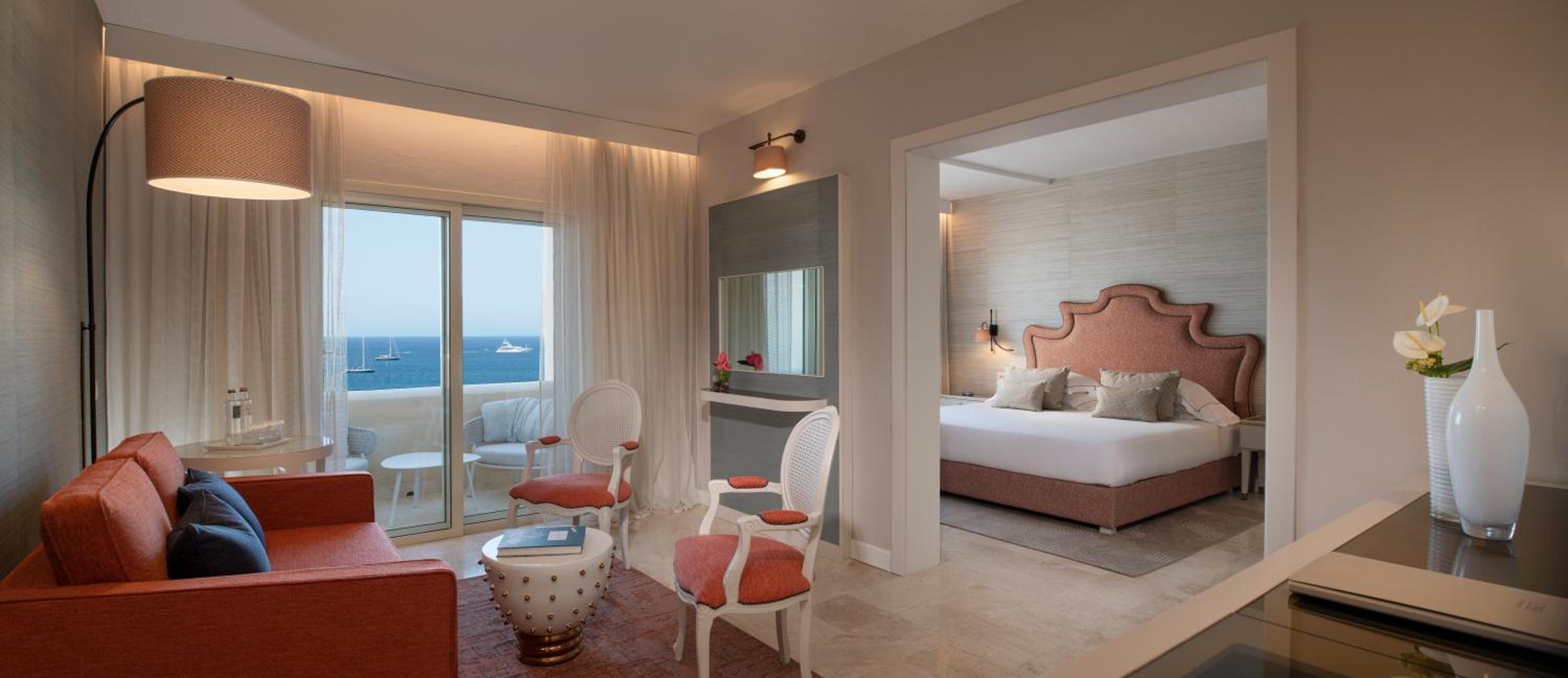 Luxury Suite - Photo 8
