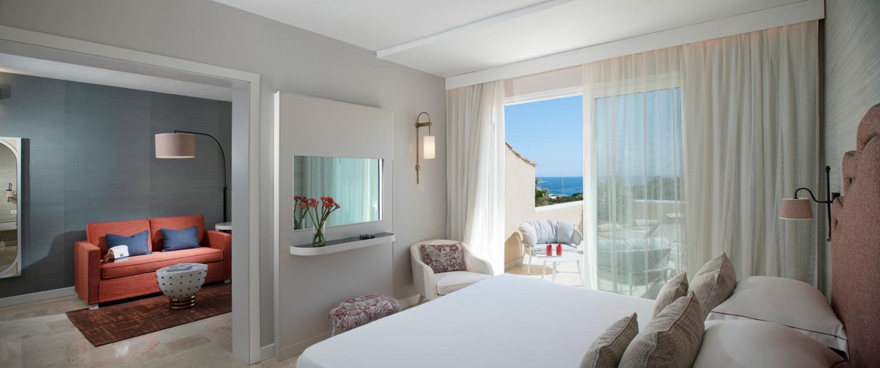 Luxury Suite - Photo 9