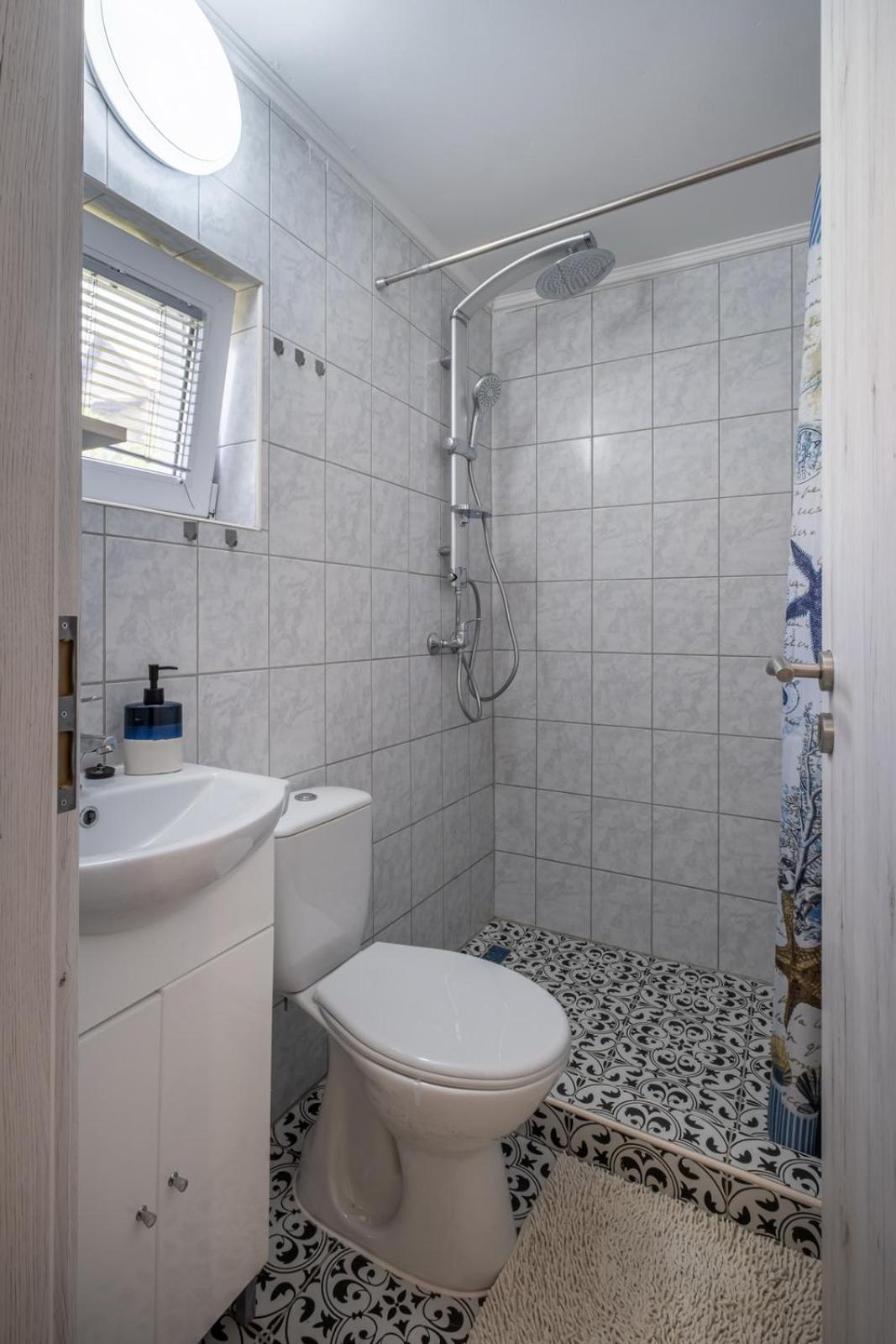 Two-Bedroom Apartment - Photo 9