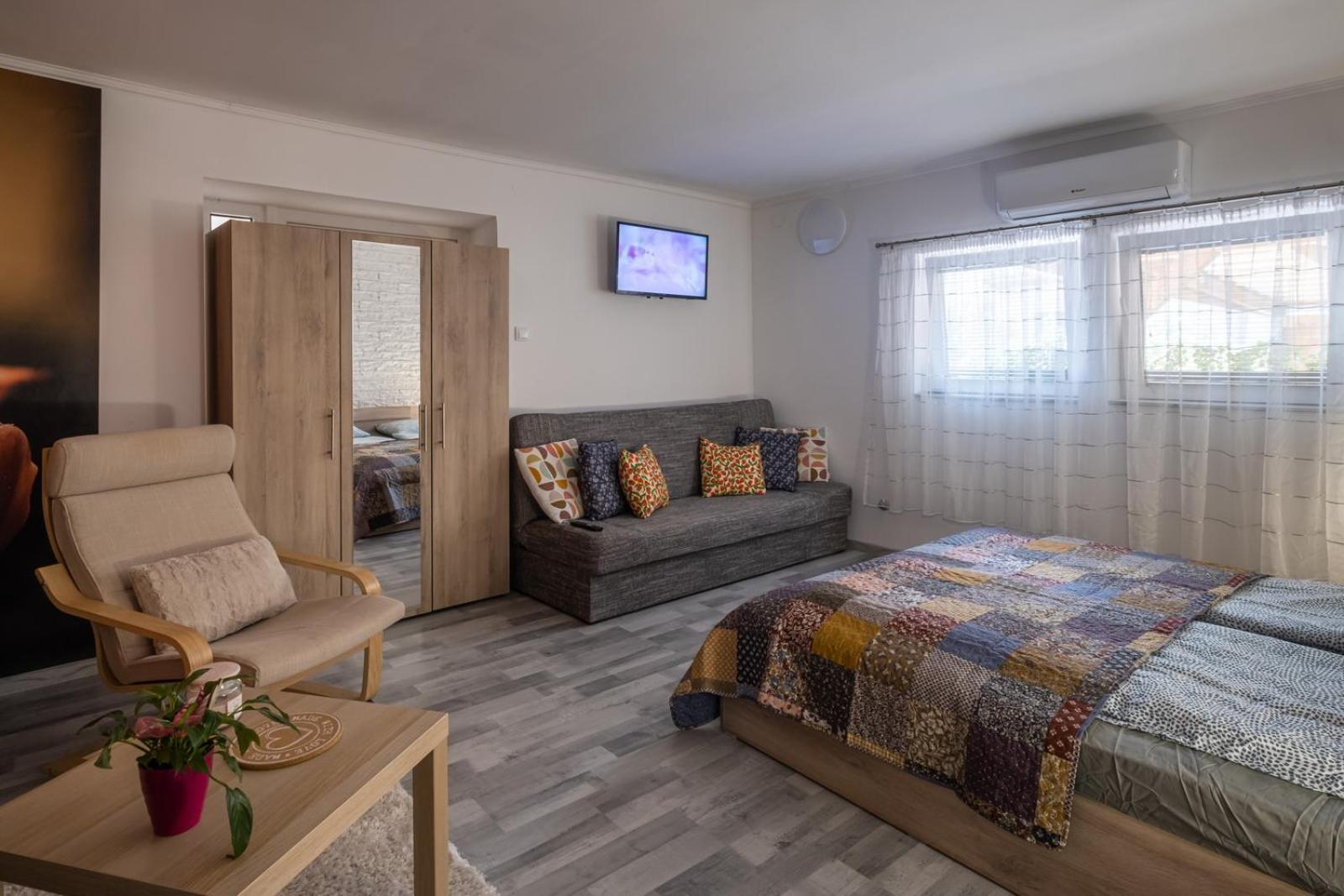 Two-Bedroom Apartment - Photo 18