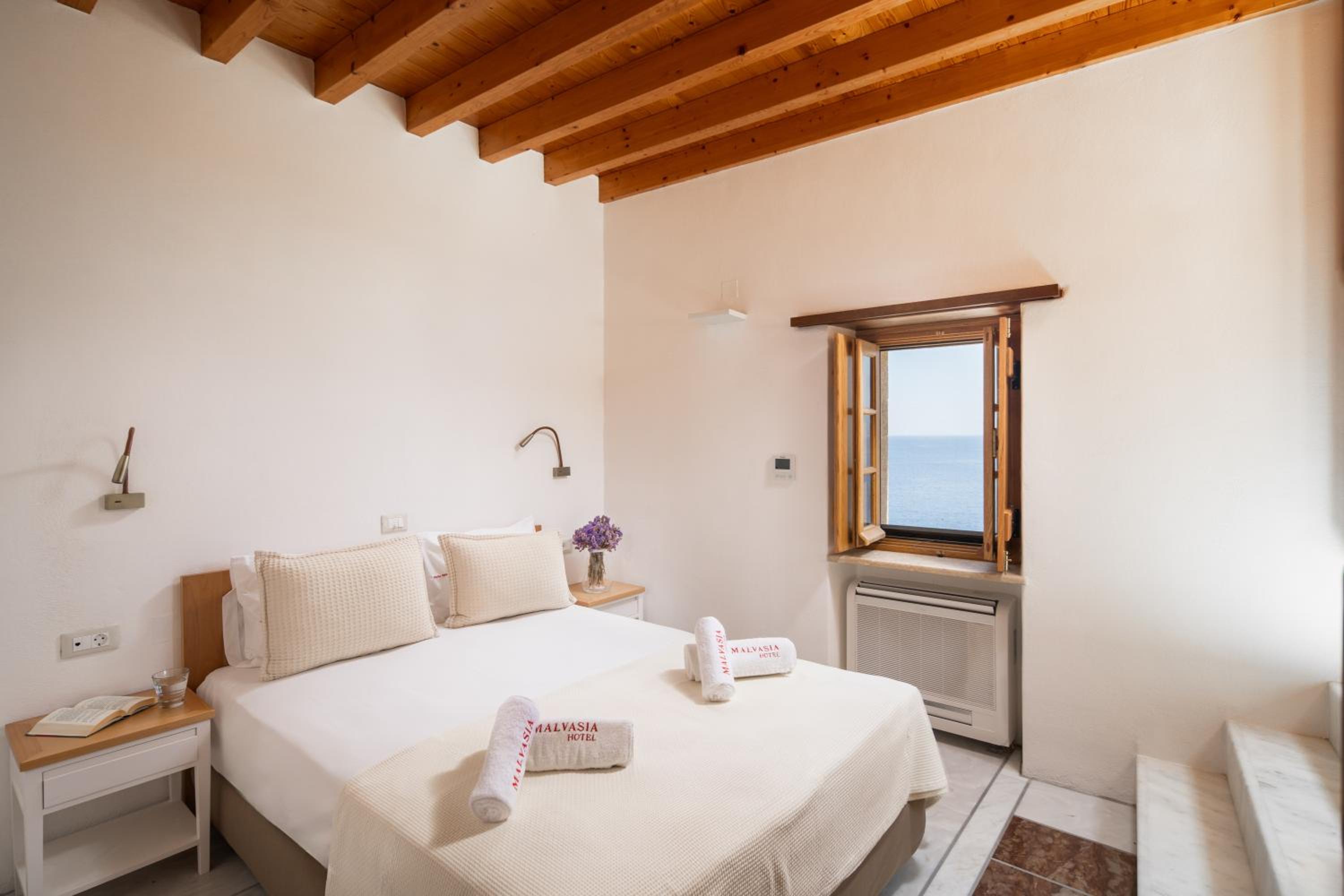Queen Suite with Sea View
