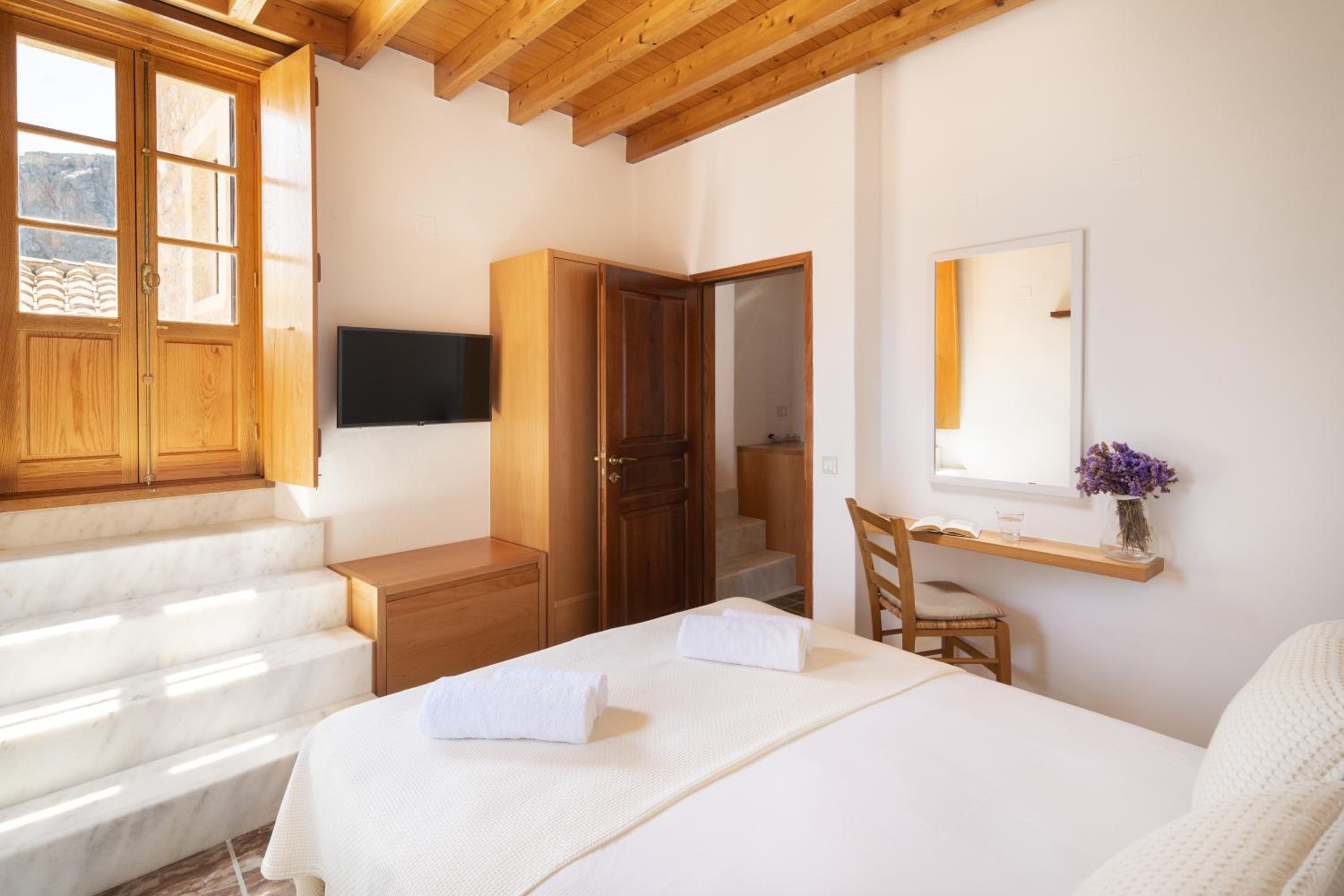 Queen Suite with Sea View photo 2