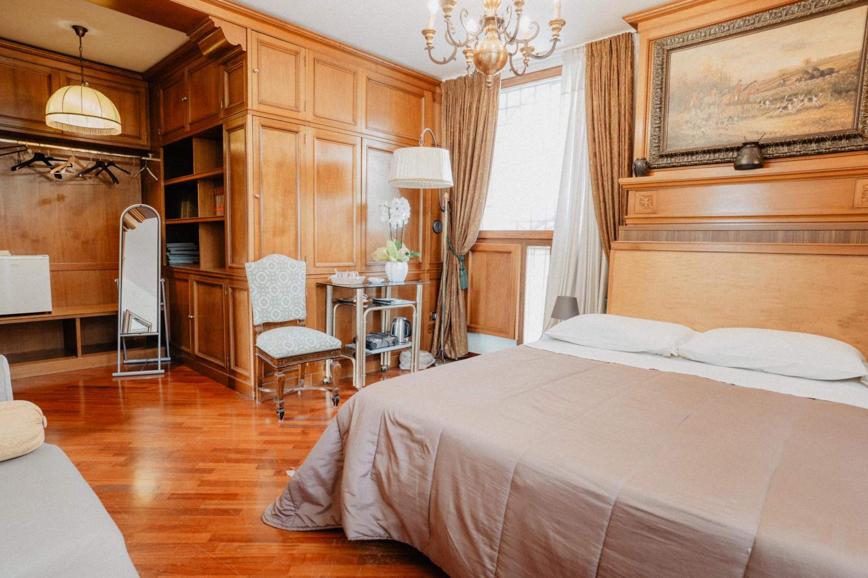 Deluxe Room - Photo 5