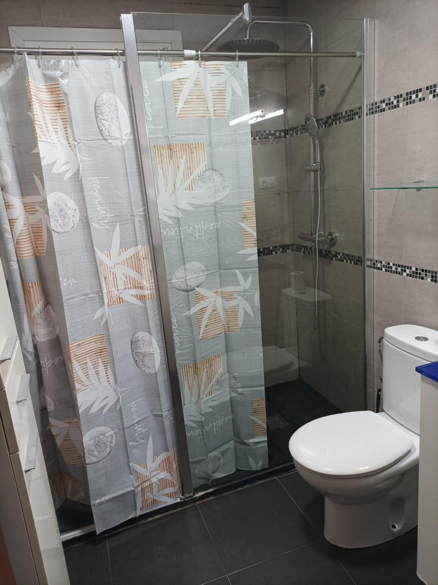 Habitación doble con baño compartido