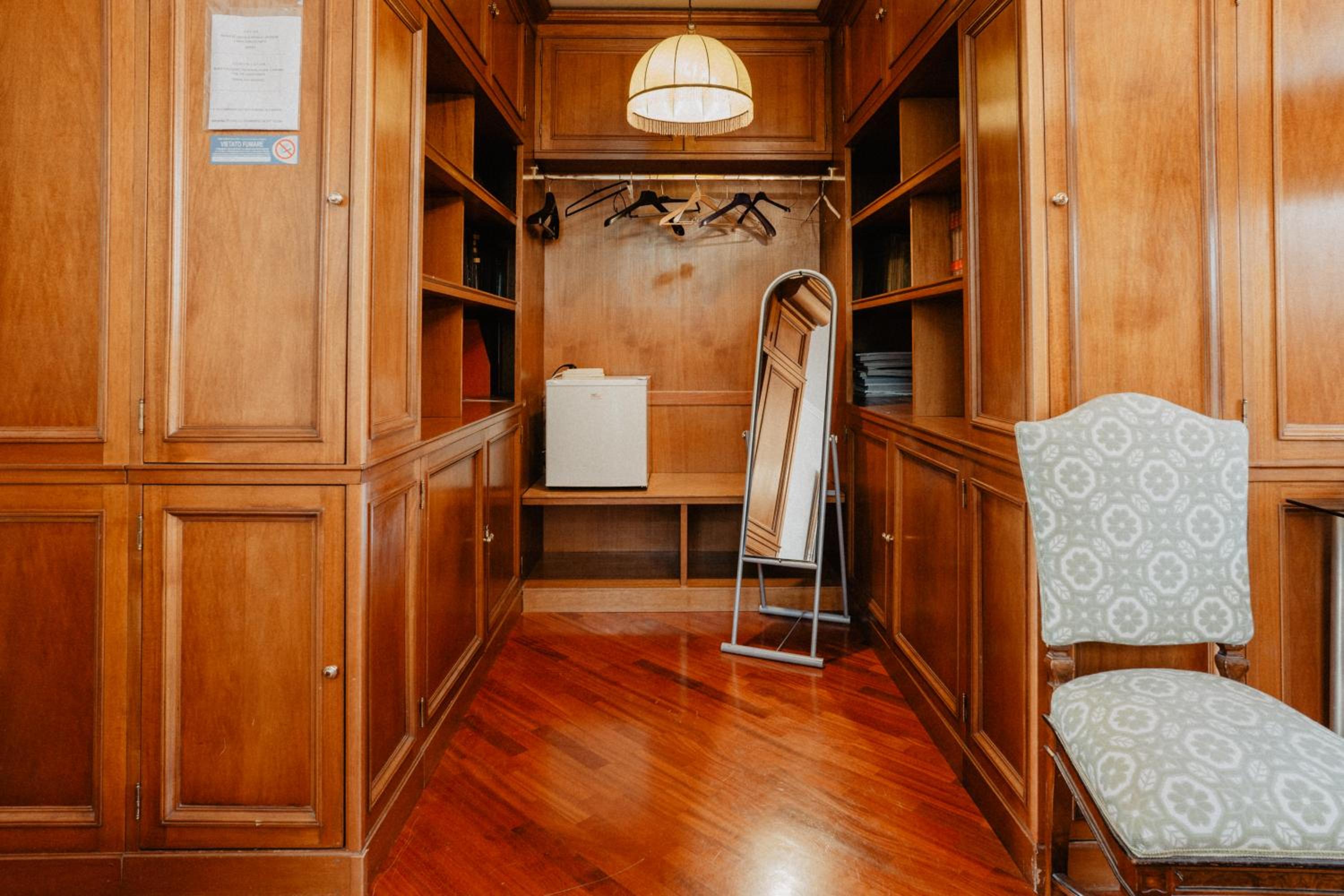 Deluxe Room - Photo 6