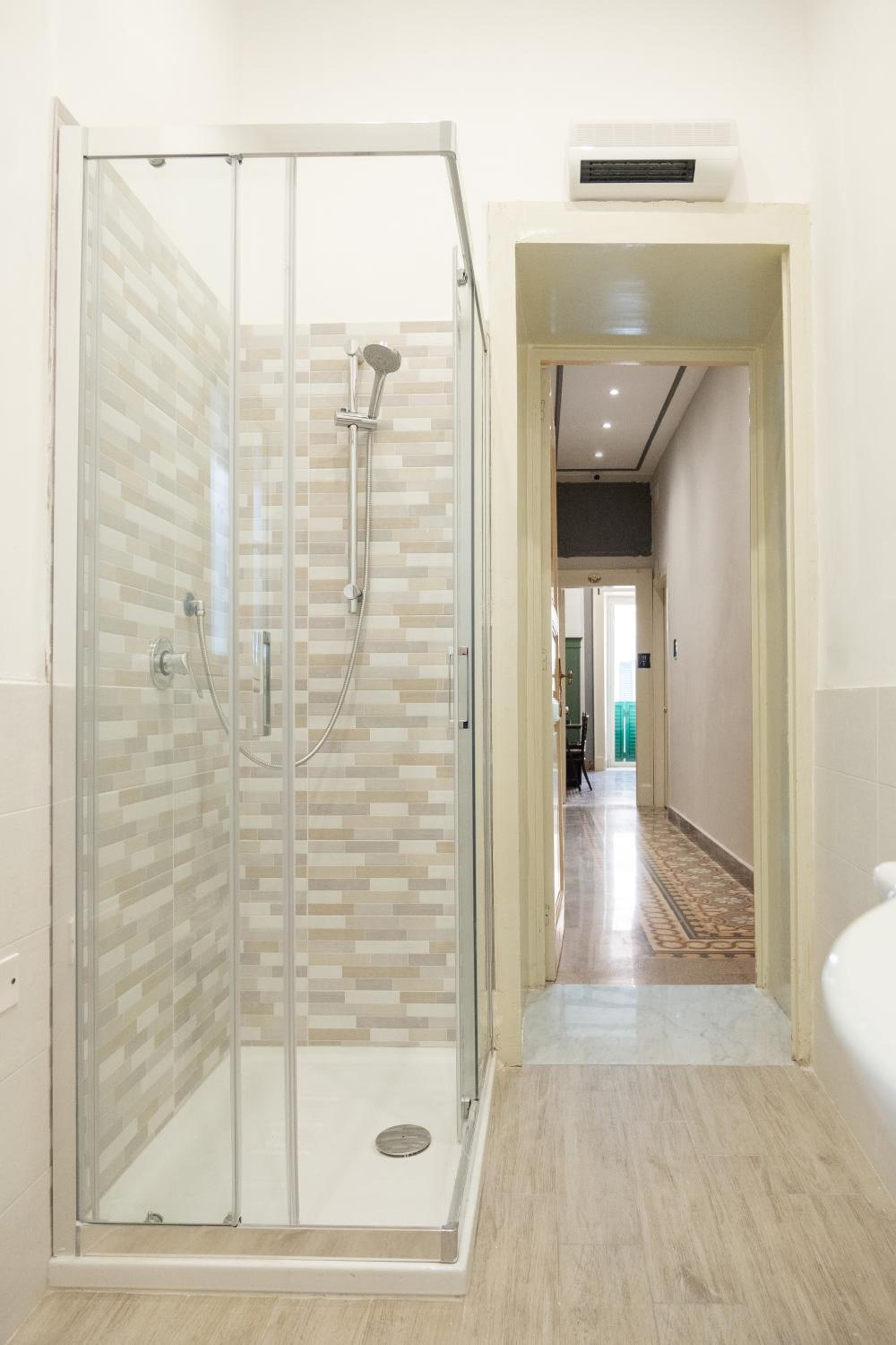 Double Room with Private External Bathroom photo 3