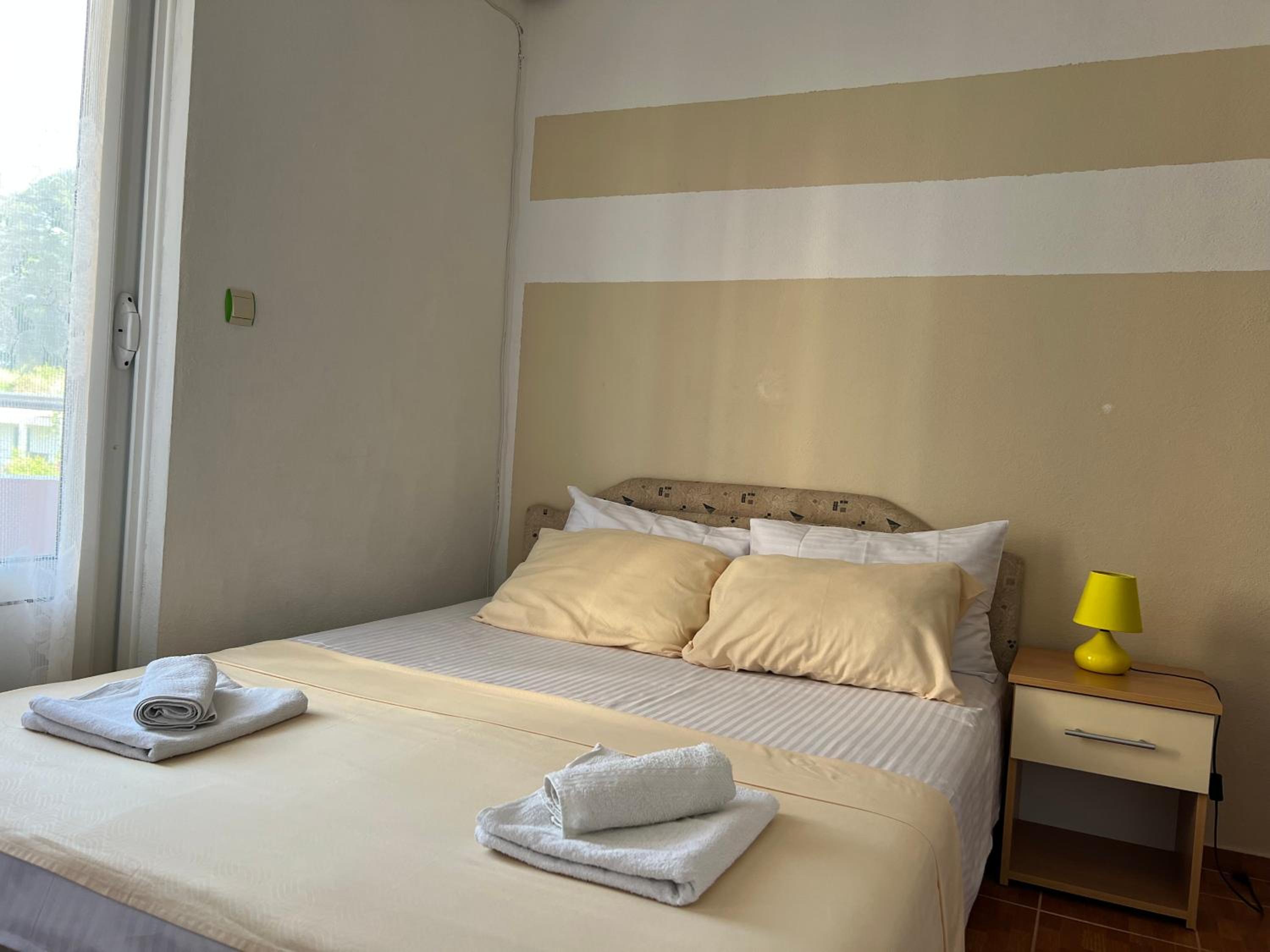 Studio Apartment photo 1