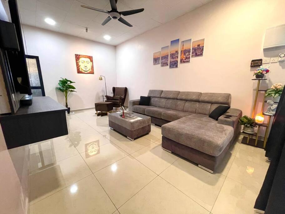 Three-Bedroom House photo 1