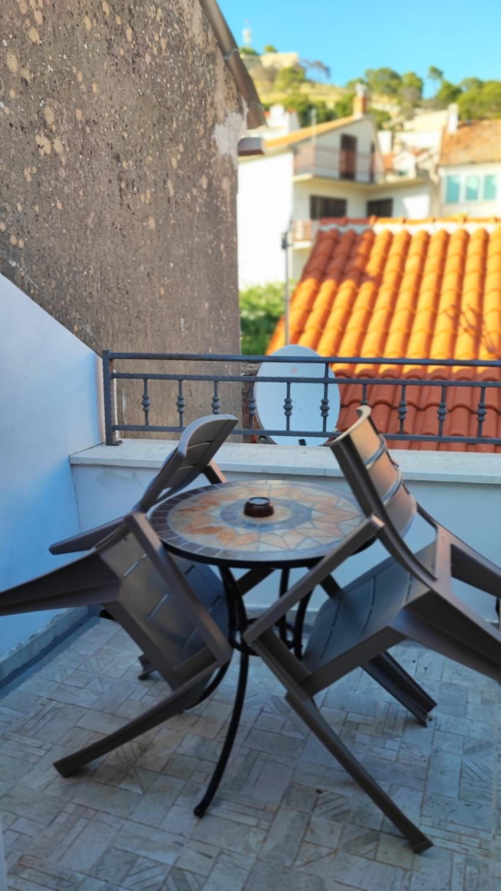 Apartment with Balcony - Photo 11