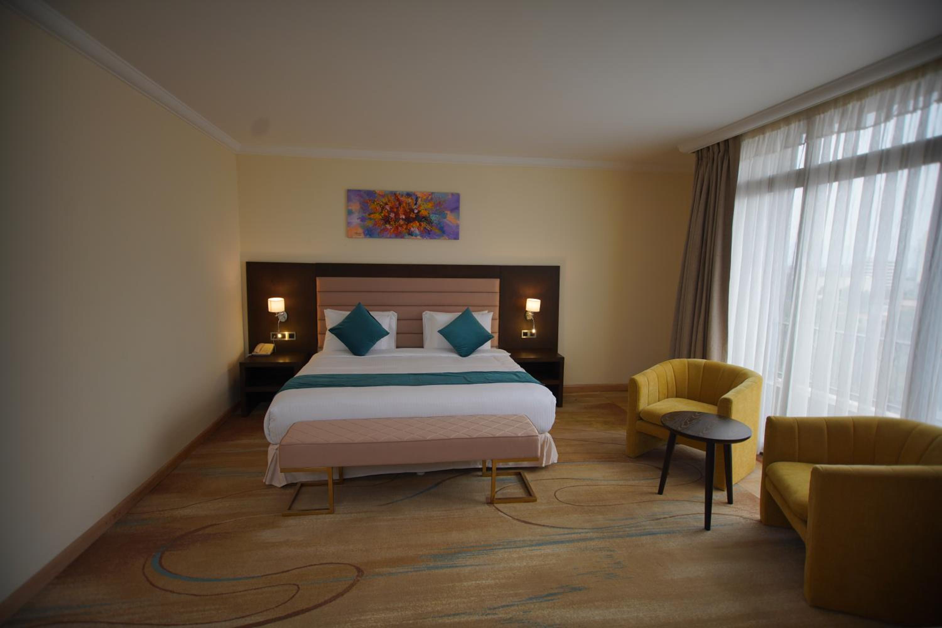 Deluxe King Room with Balcony - Non-Smoking - Photo 2
