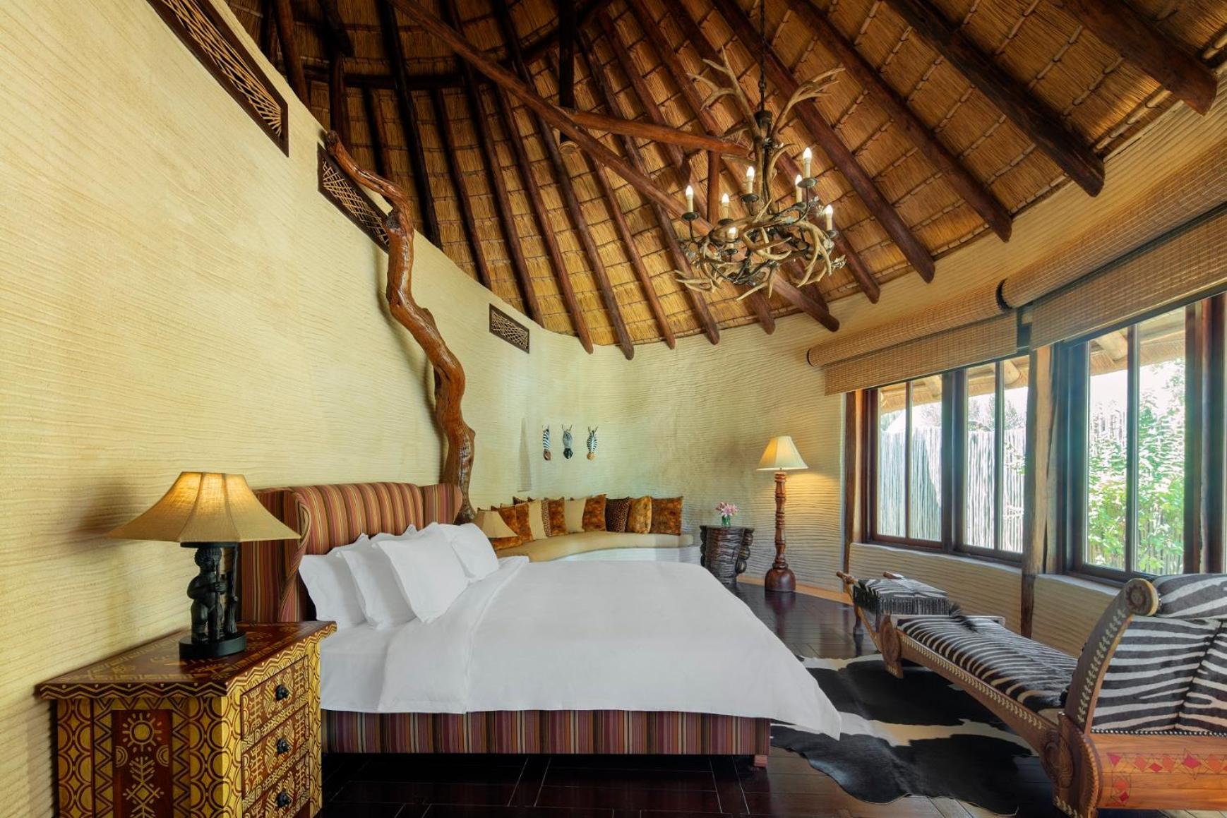 Two-Bedroom Royal Villa with Private Pool - Photo 2