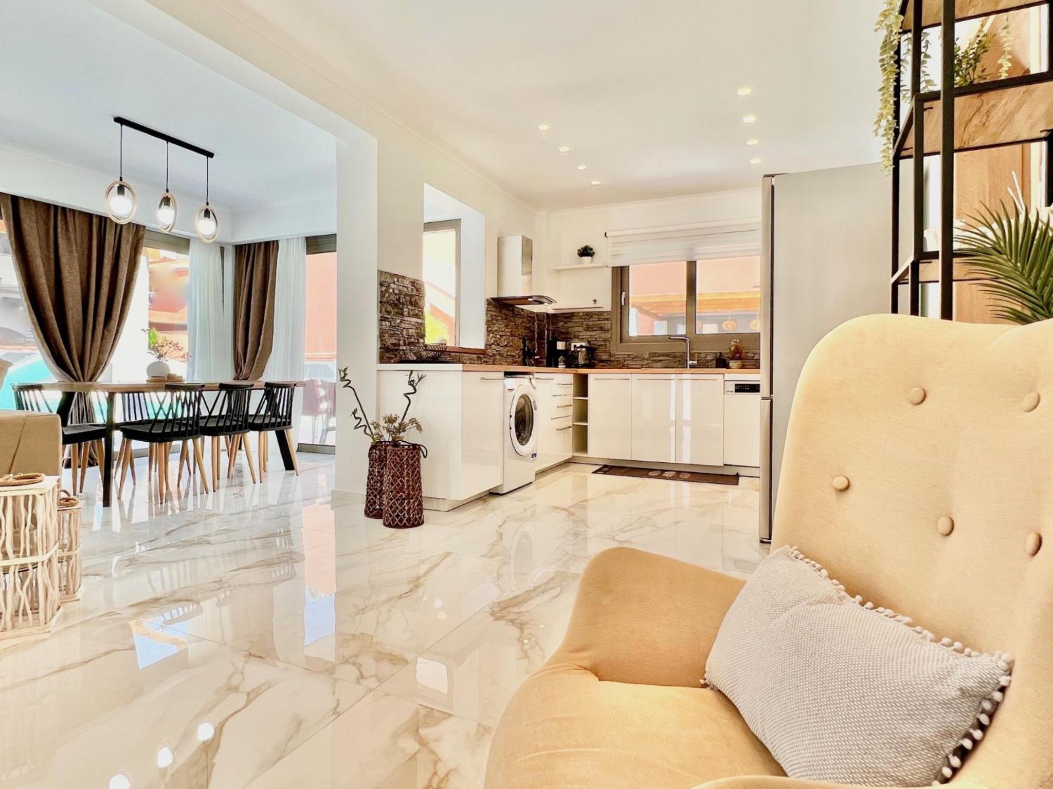 Four-Bedroom Villa photo 2