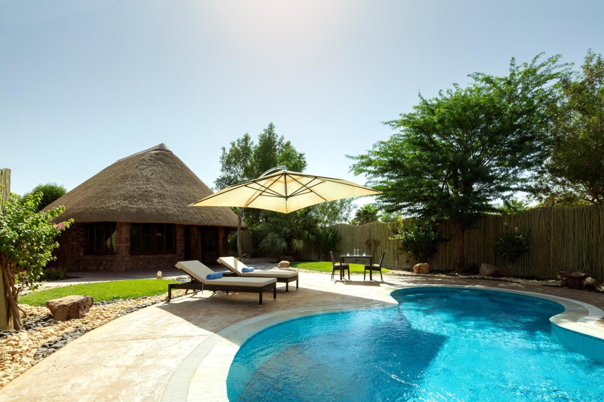 Terrace Villa with Private Pool and Garden - Photo 2