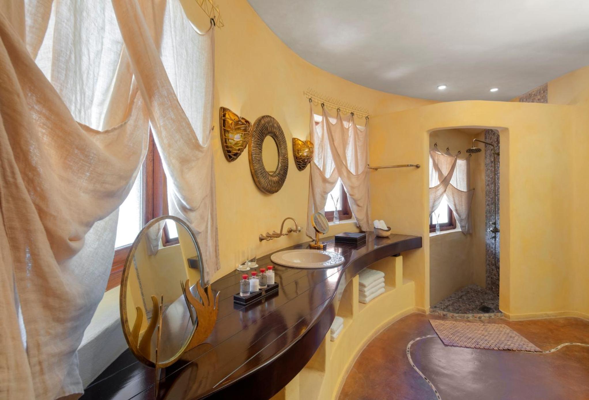 Terrace Villa with Private Pool and Garden - Photo 8