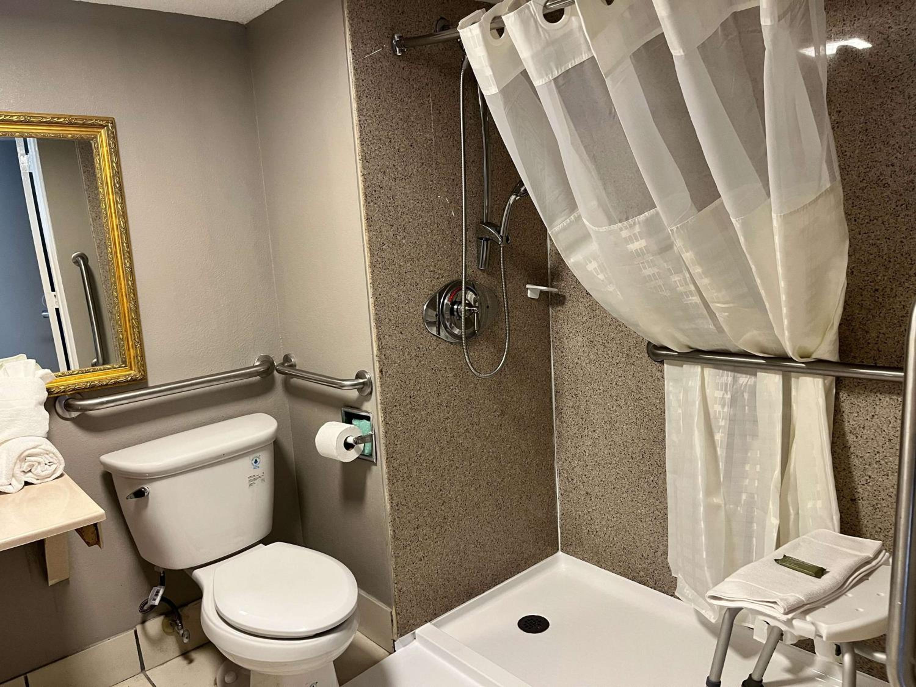 King Room with Roll-in Shower - Disability Access - Non-Smoking