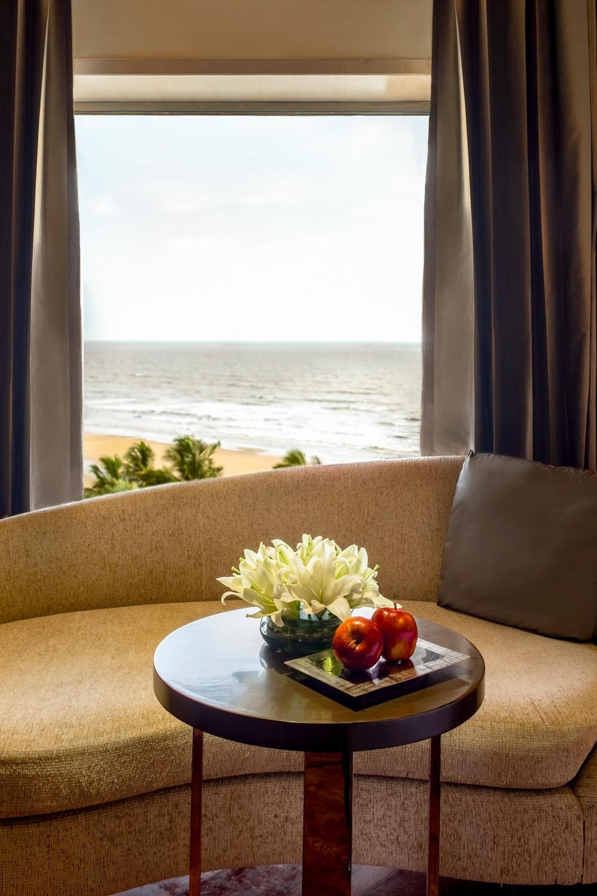 Guest room, 1 King, Ocean view - Photo 4