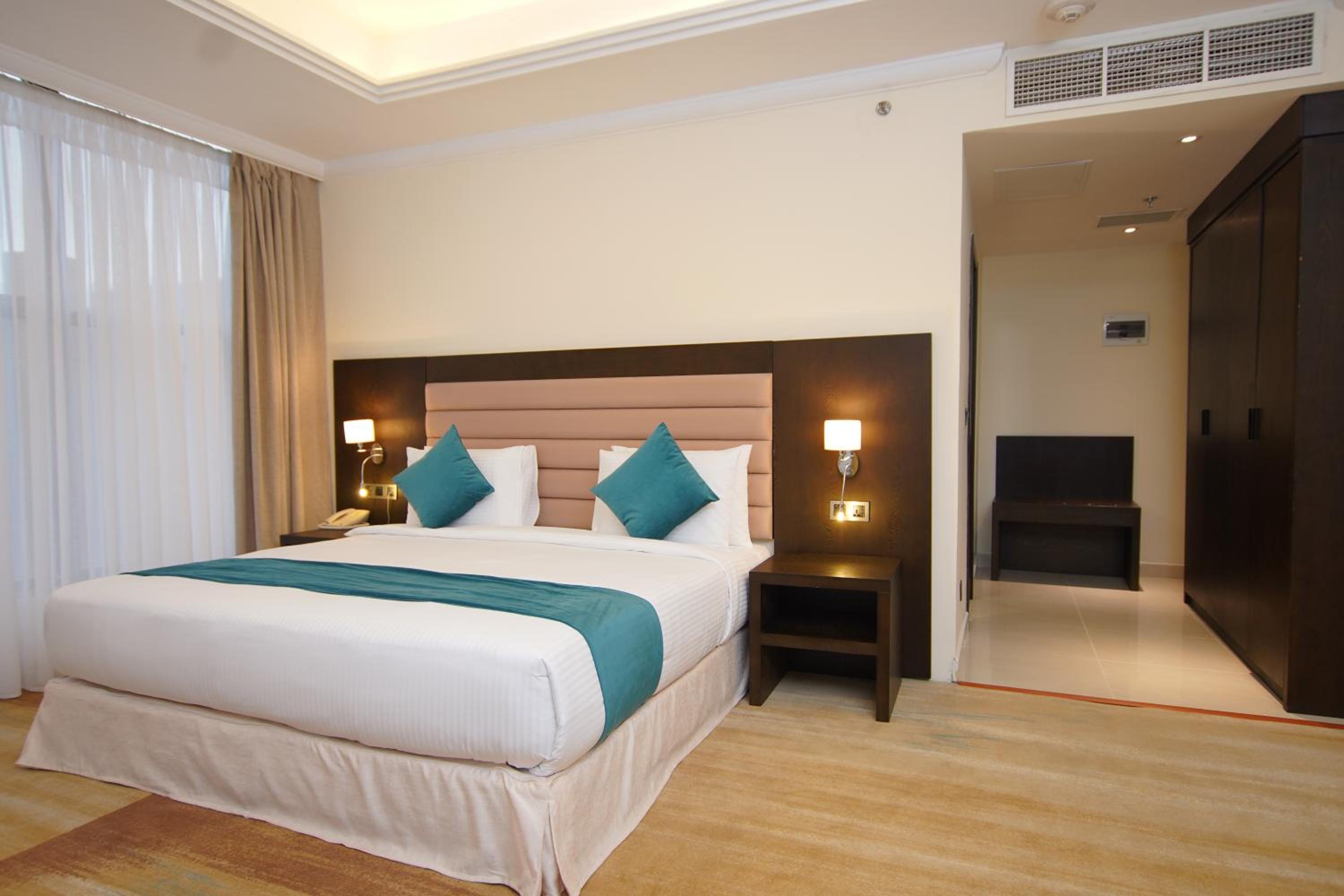 Superior King Room with Balcony - Photo 1
