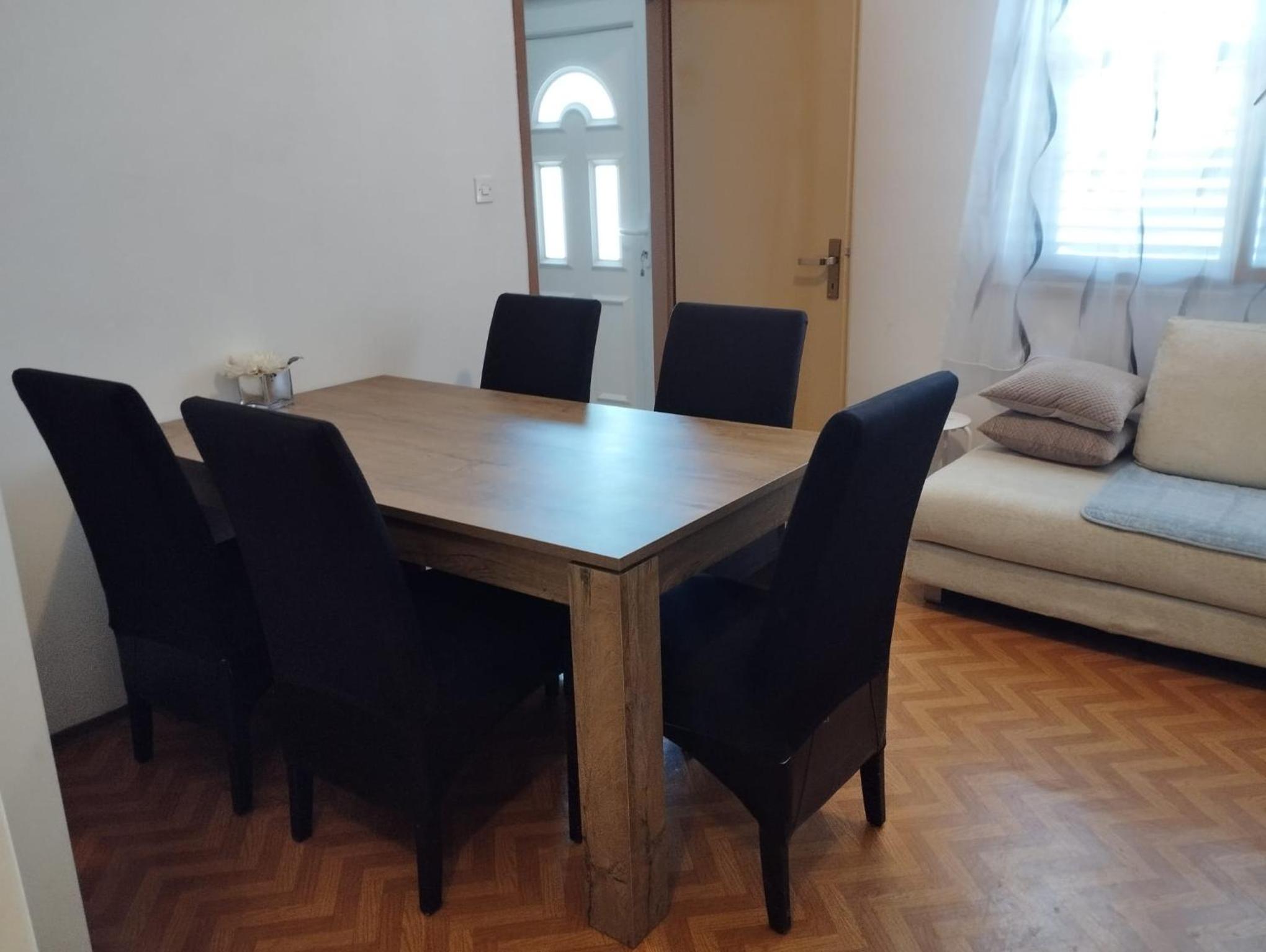 Apartment photo 2
