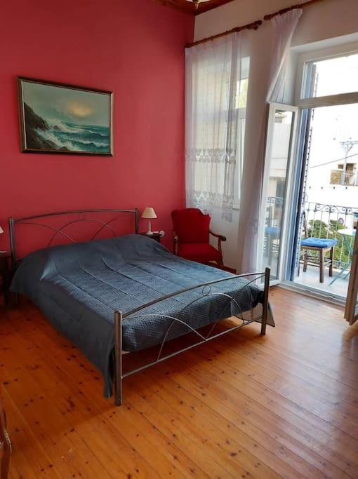 Three-Bedroom Apartment photo 2
